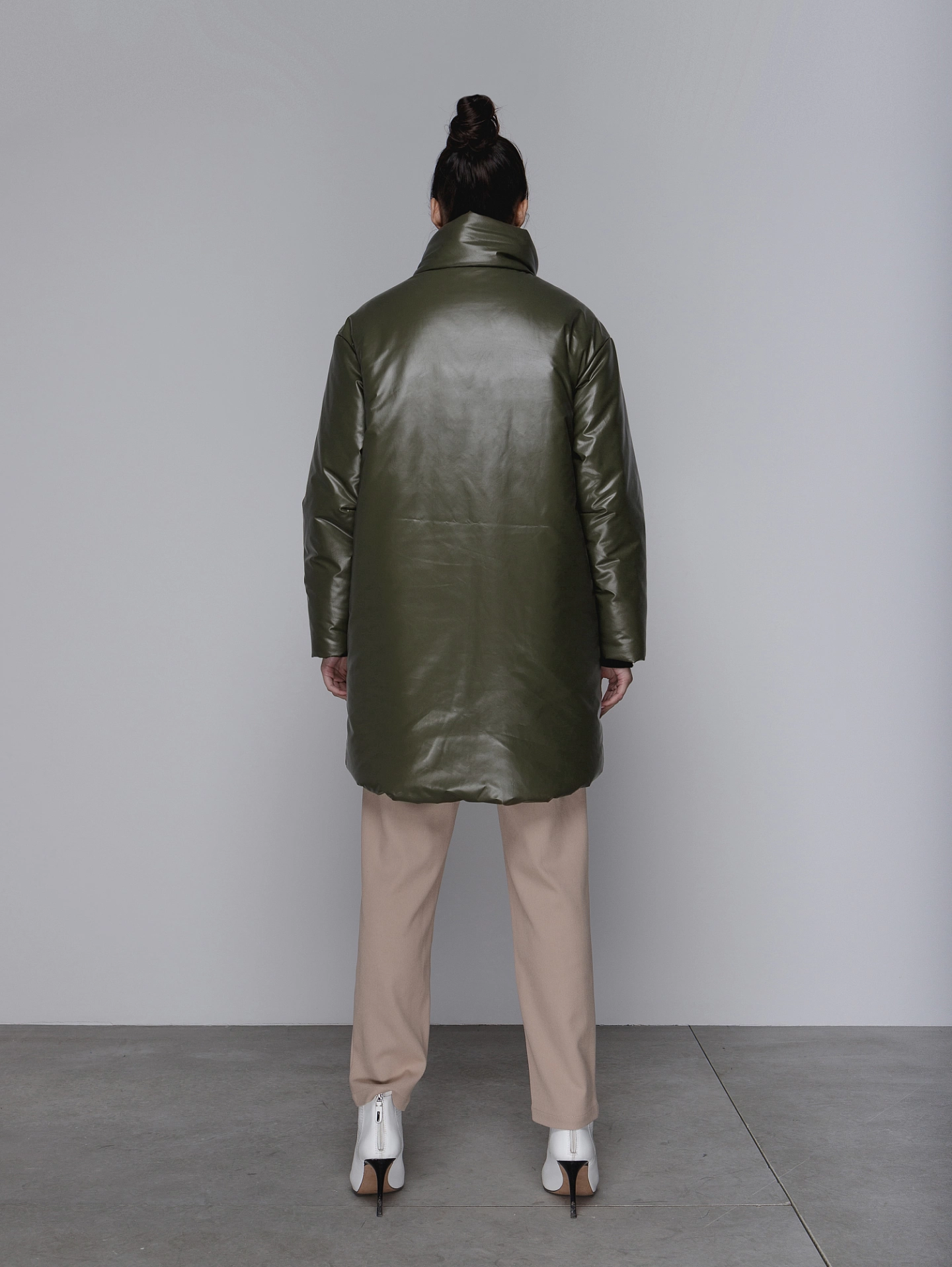 Пуховик объемный со стойкой