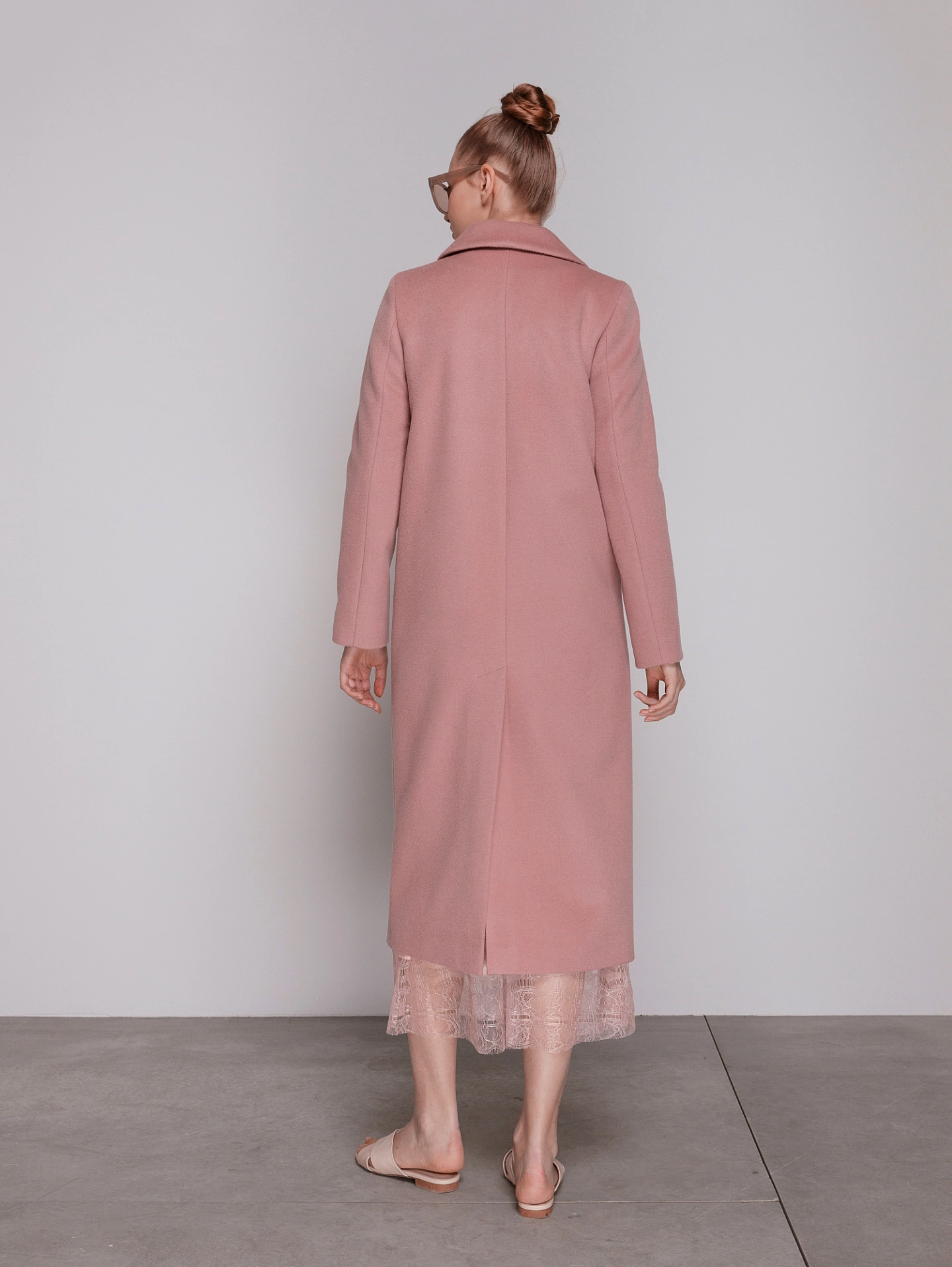 Пальто с асимметричным поясом