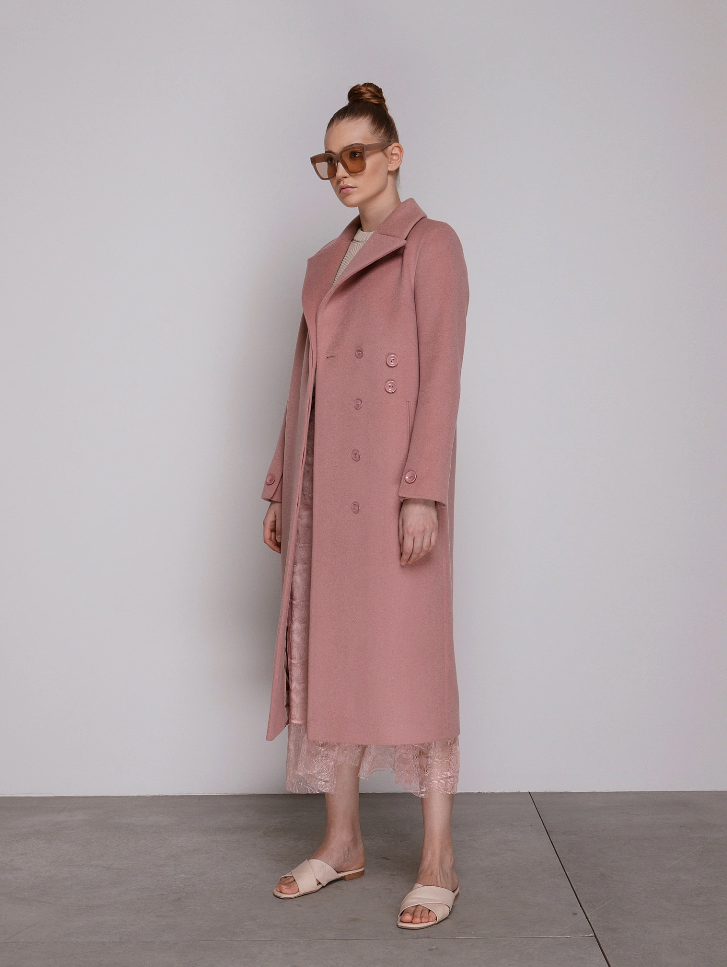 Пальто с асимметричным поясом