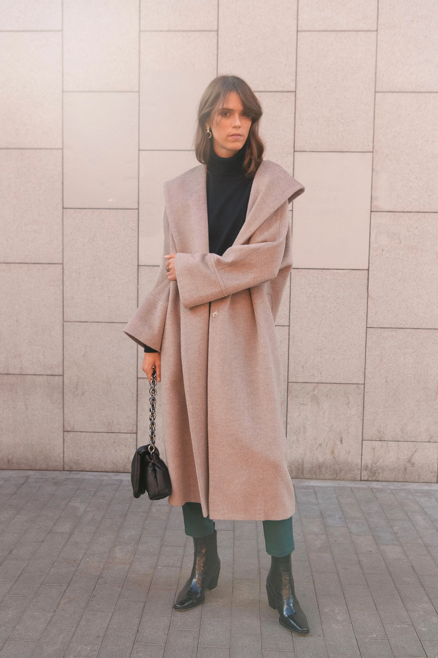 Пальто оверсайз с капюшоном