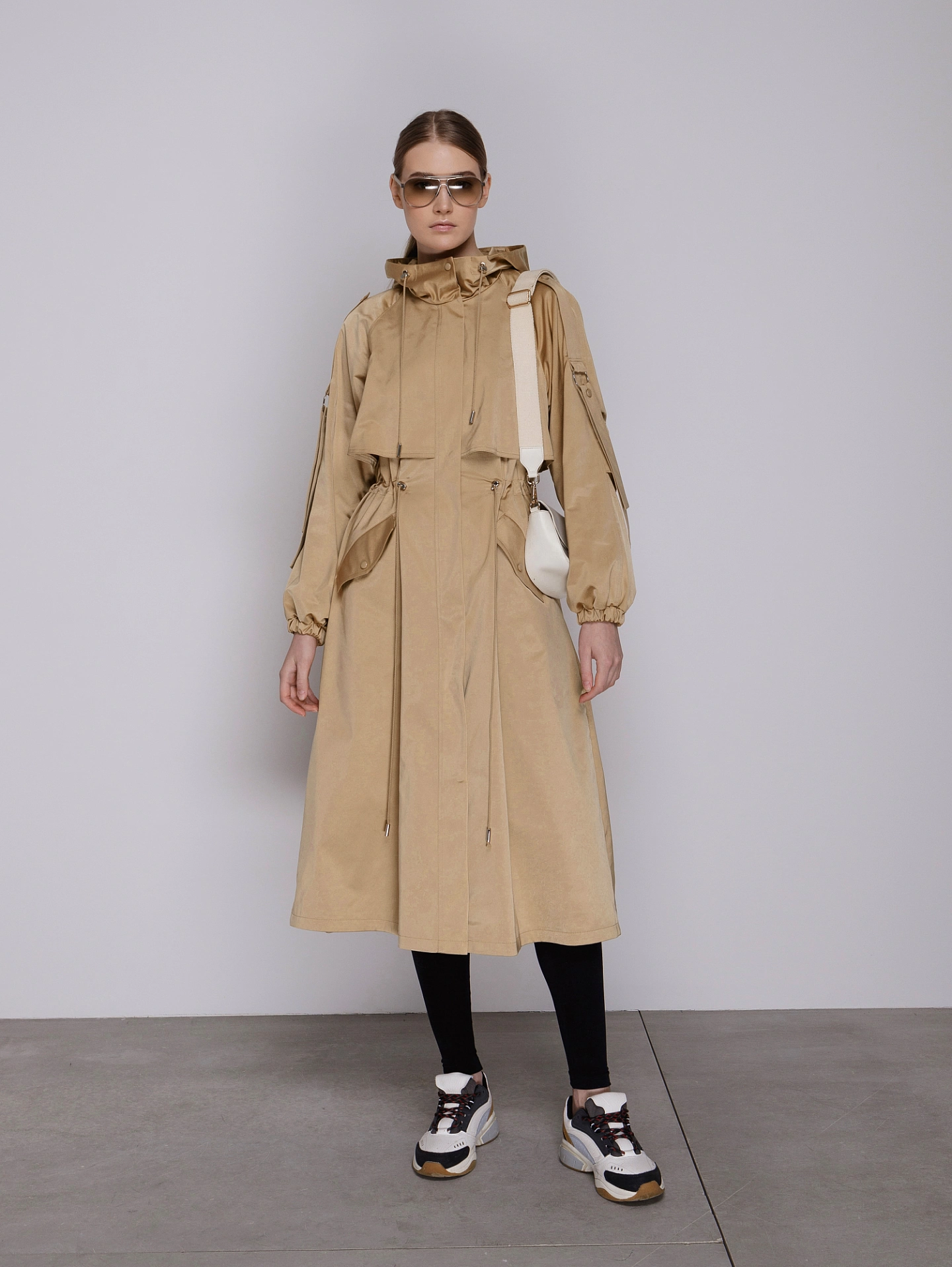 Плащ с капюшоном