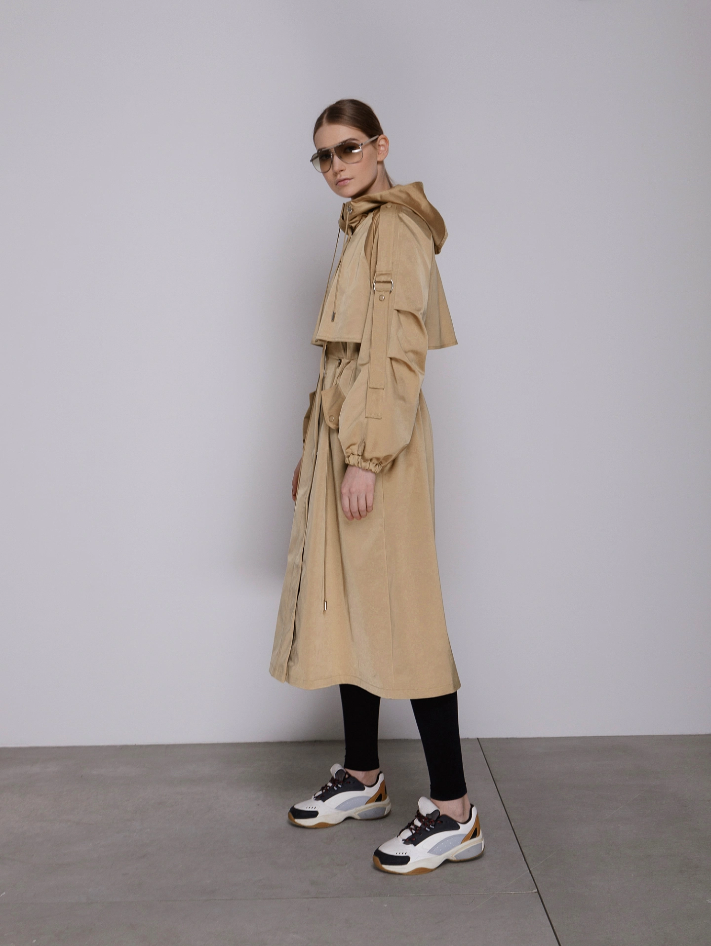 Плащ с капюшоном