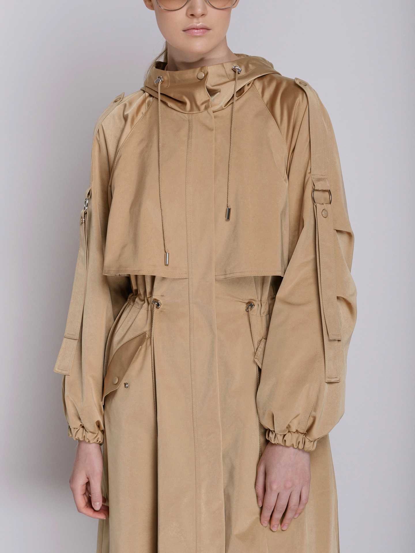 Плащ с капюшоном