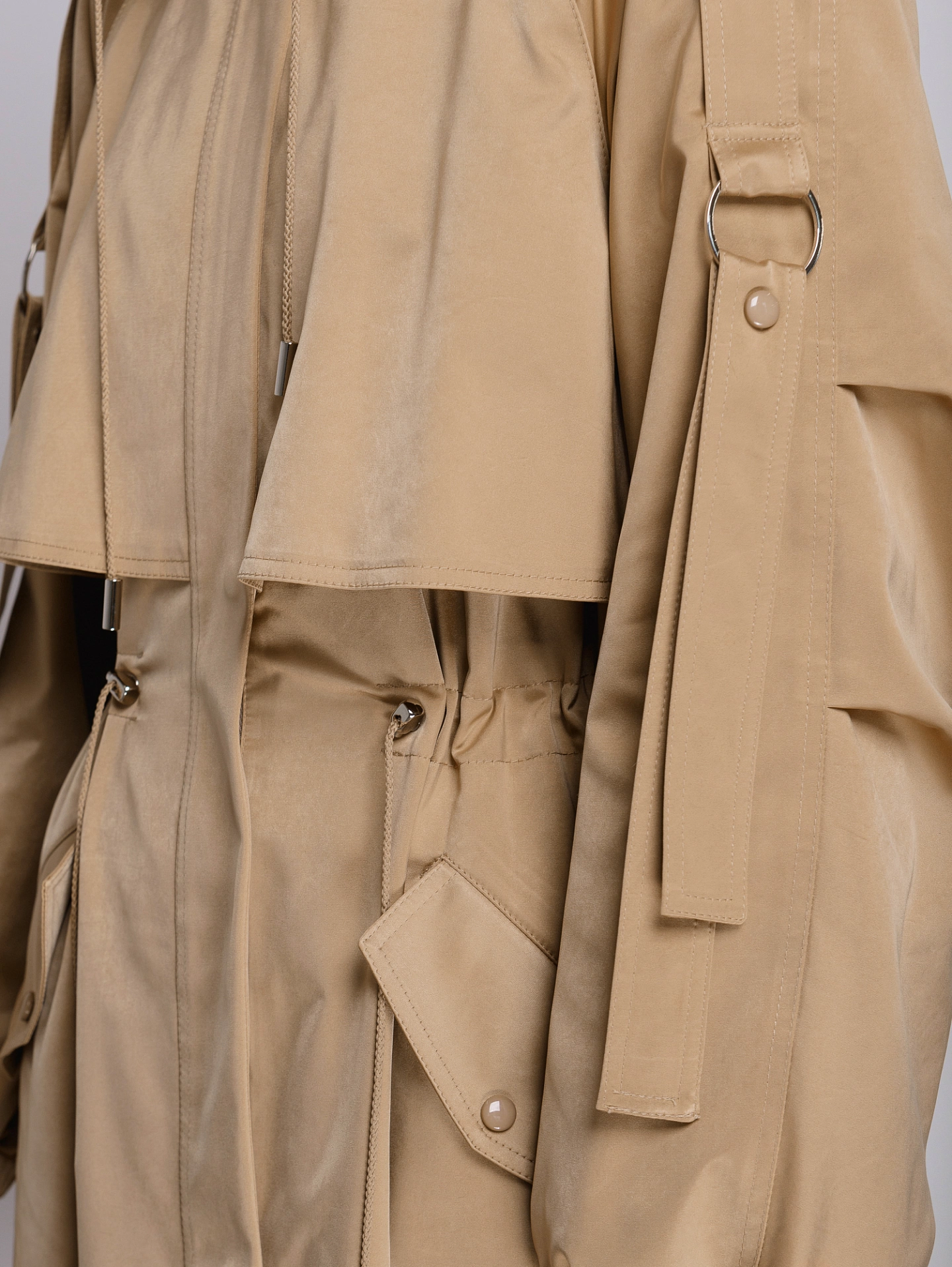 Плащ с капюшоном