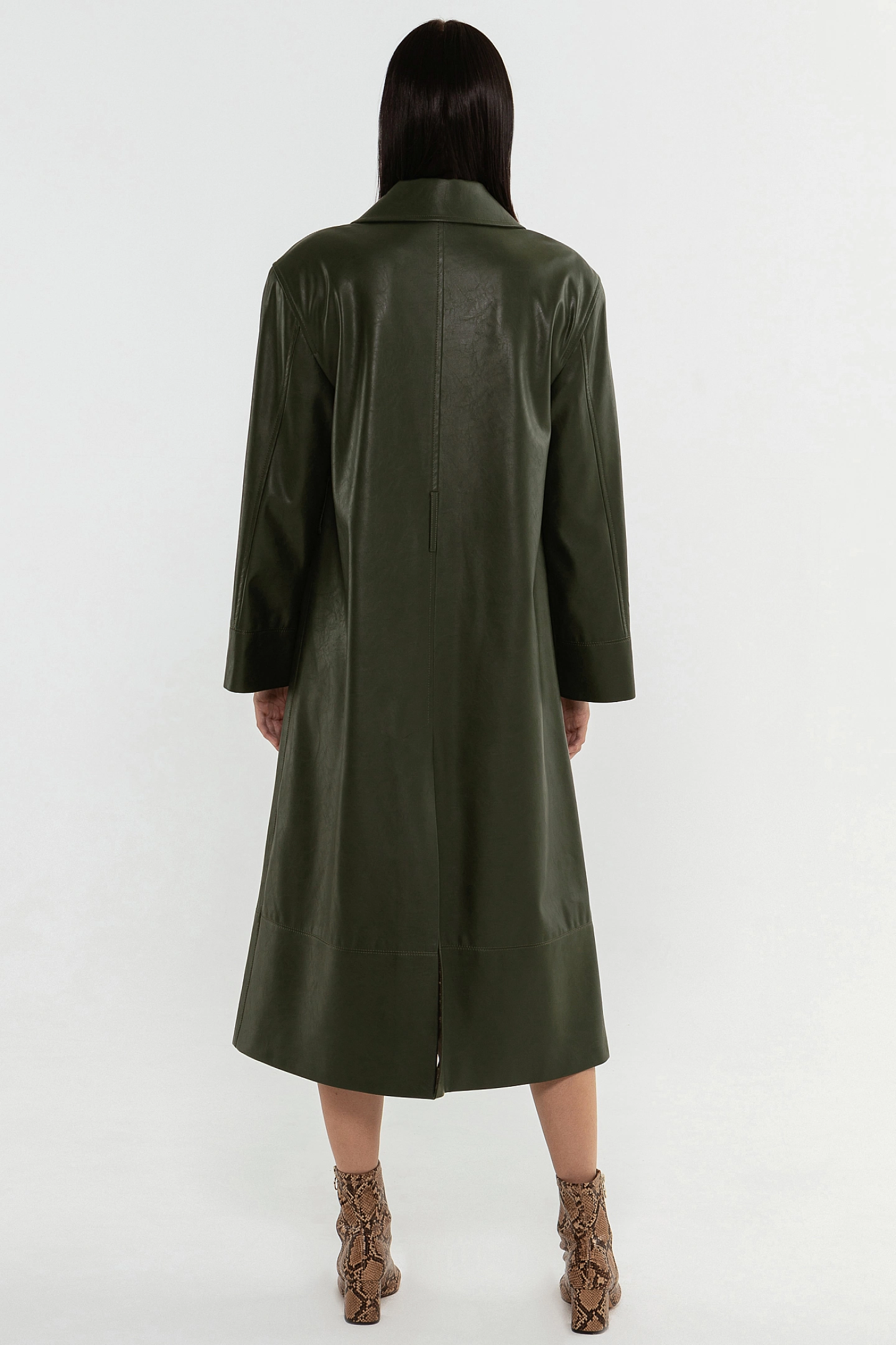 Тренч однобортный с патами на рукавах