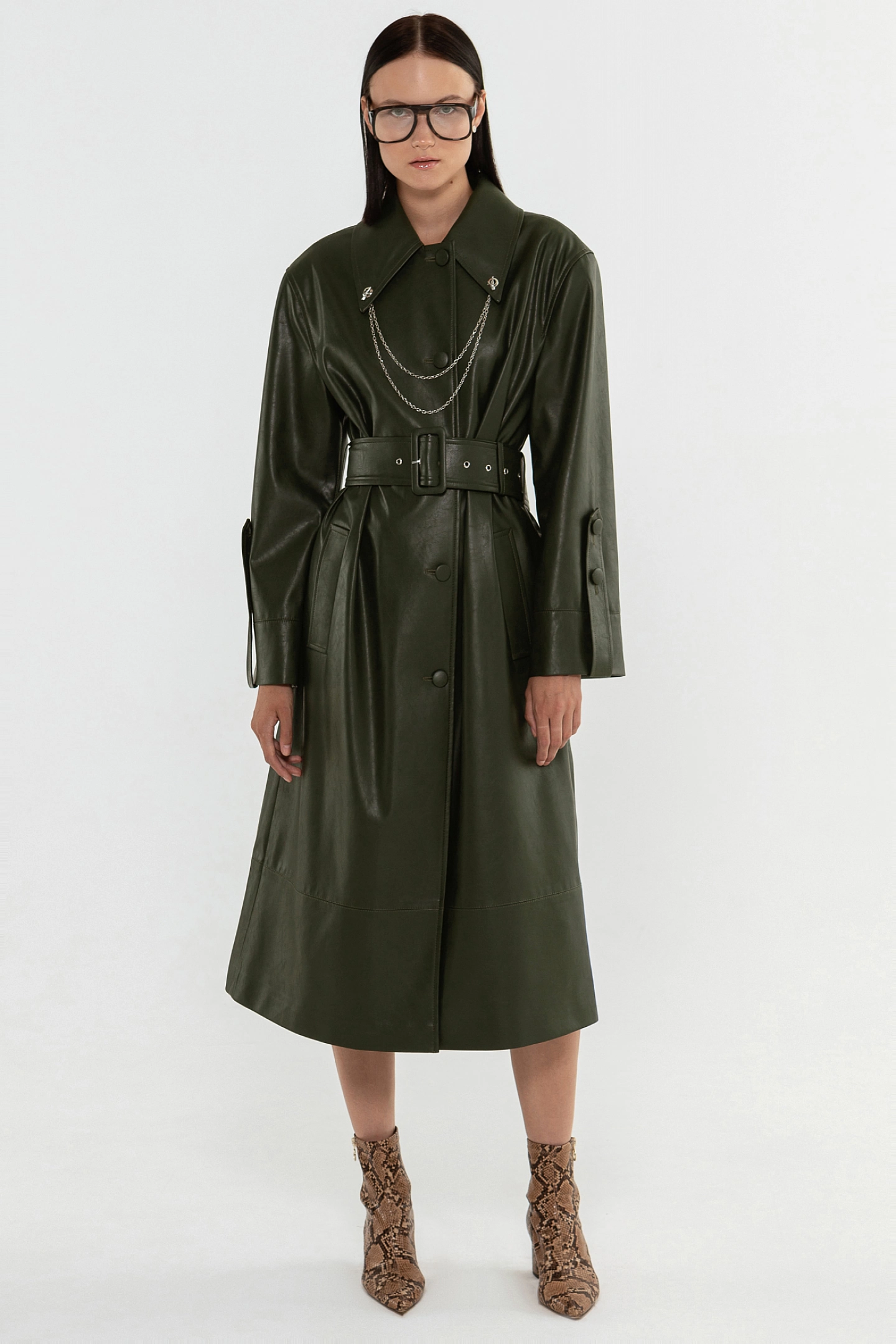 Тренч однобортный с патами на рукавах