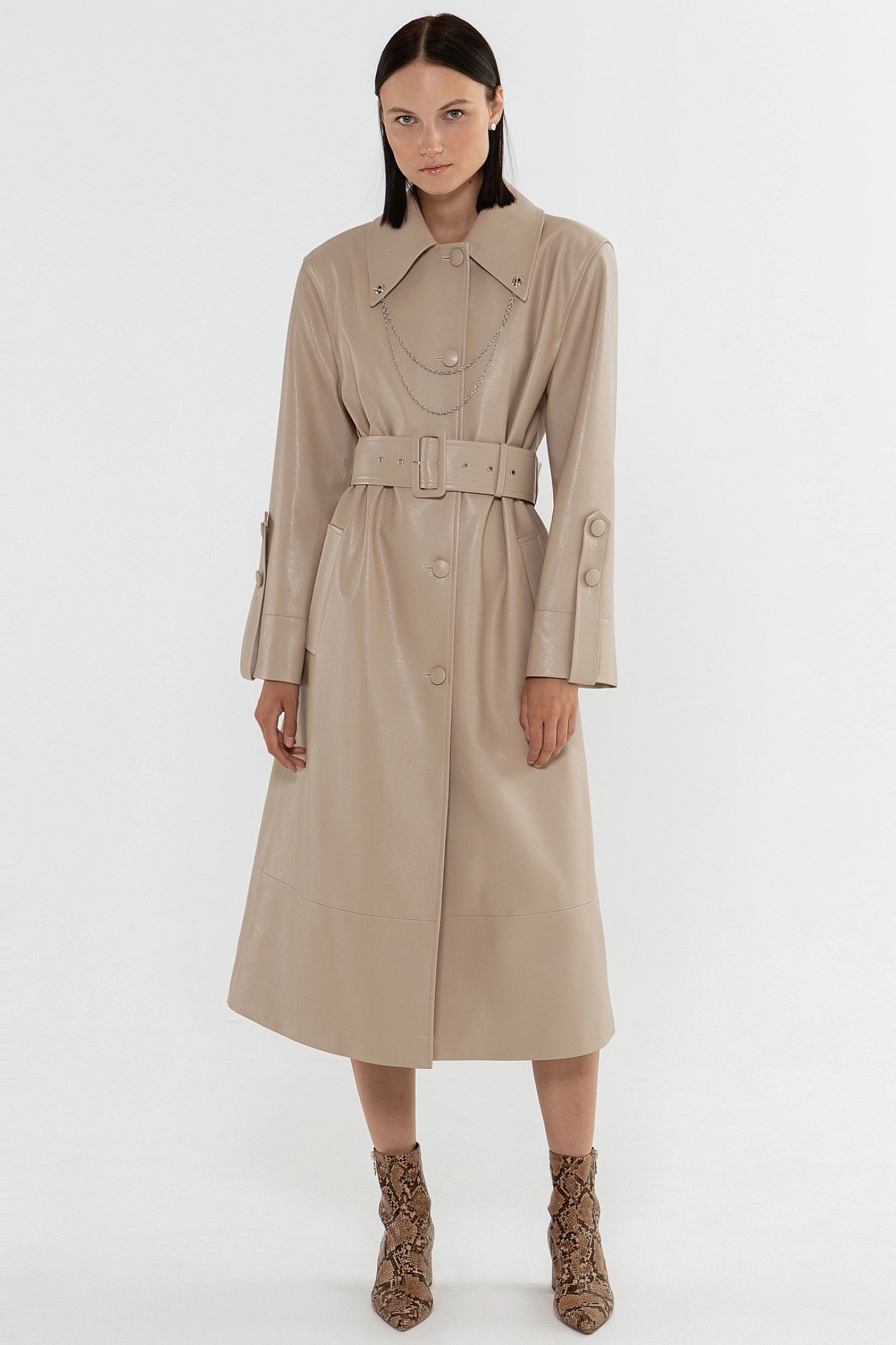 Тренч однобортный с патами на рукавах