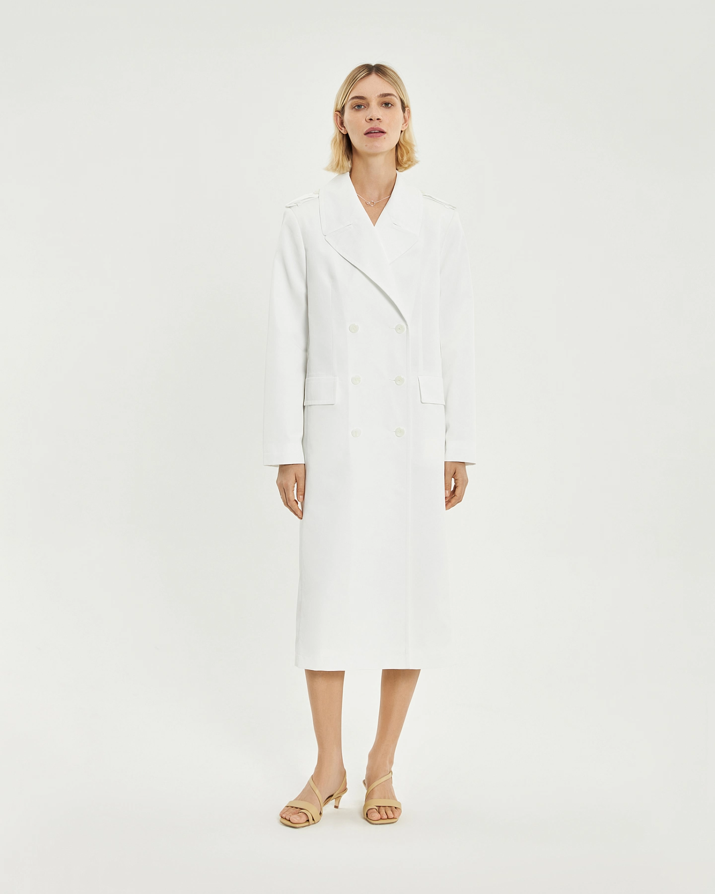 Тренч прямого кроя