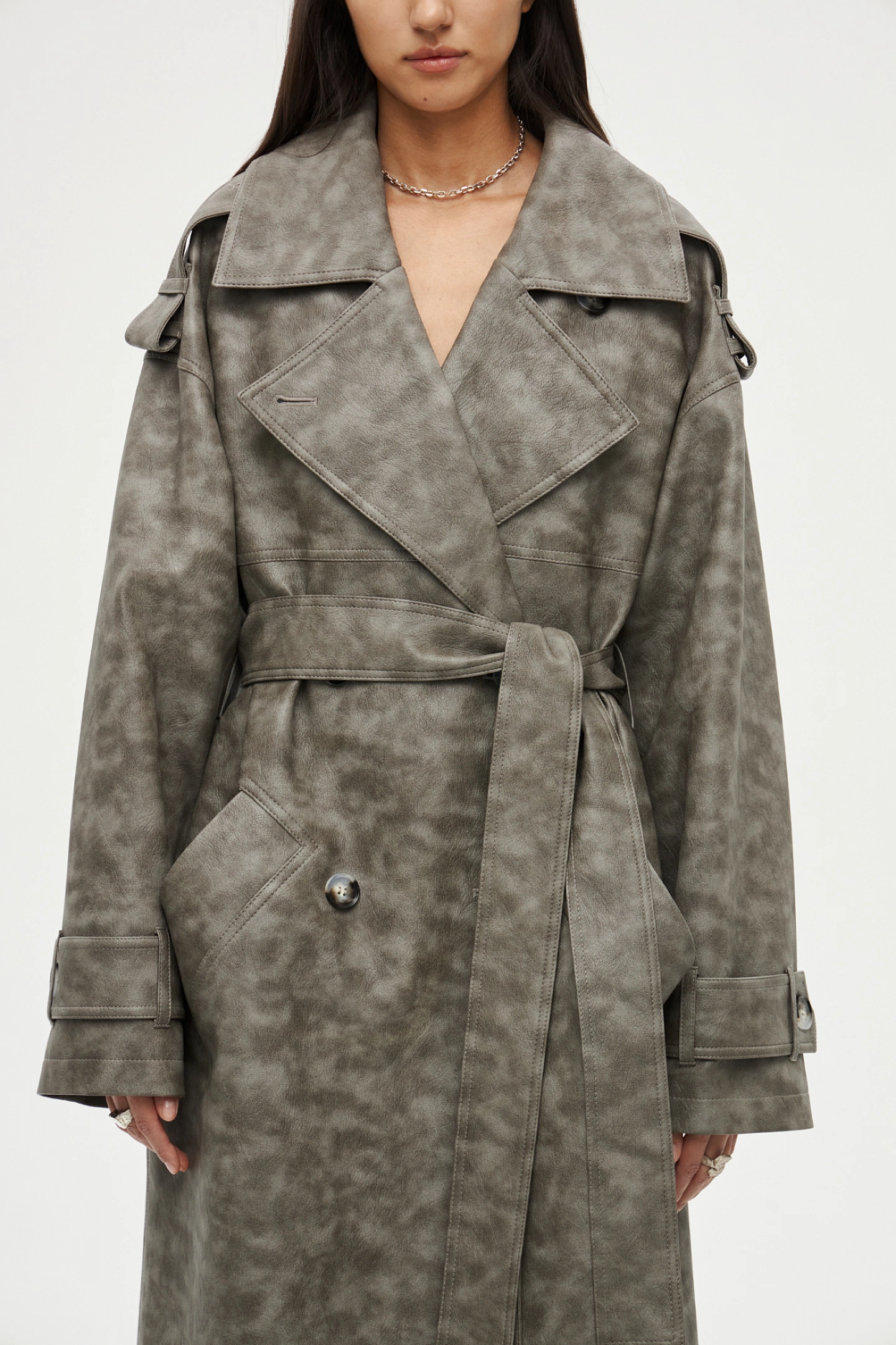 Voluminous trench coat with wide lapels