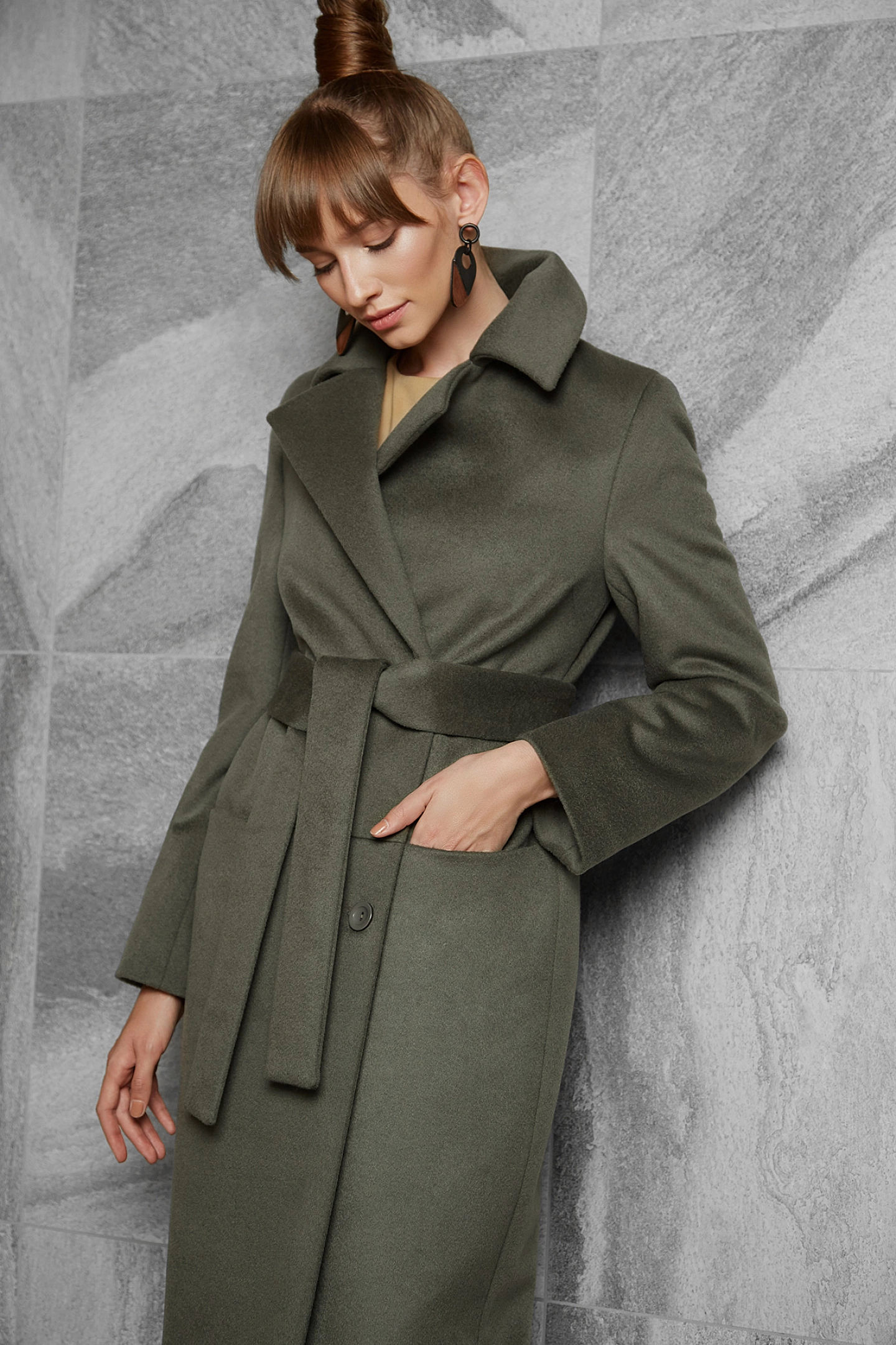 Пальто - халат с втачным рукавом на пуговицах