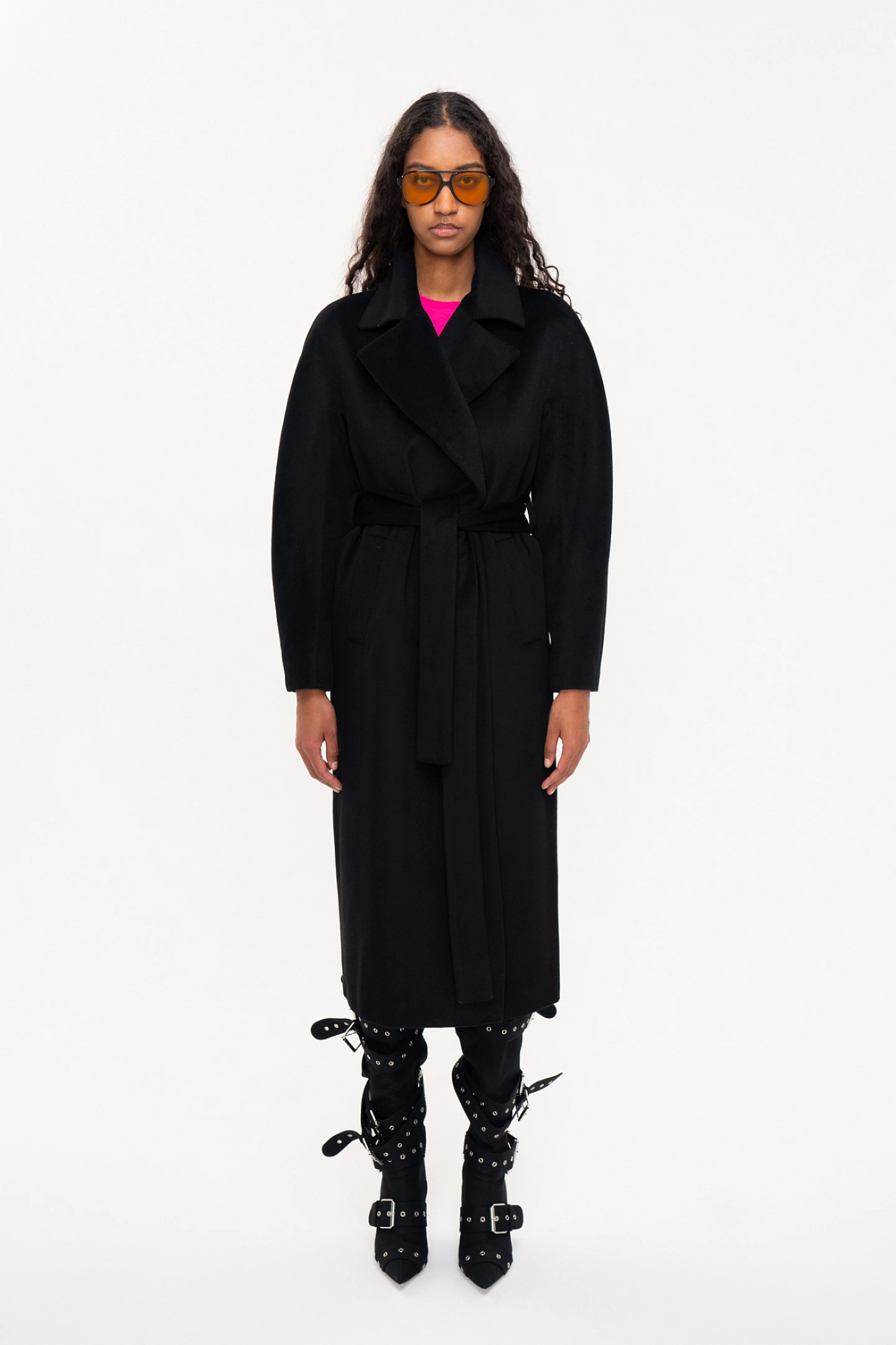 Robe coat with one-piece sleeves