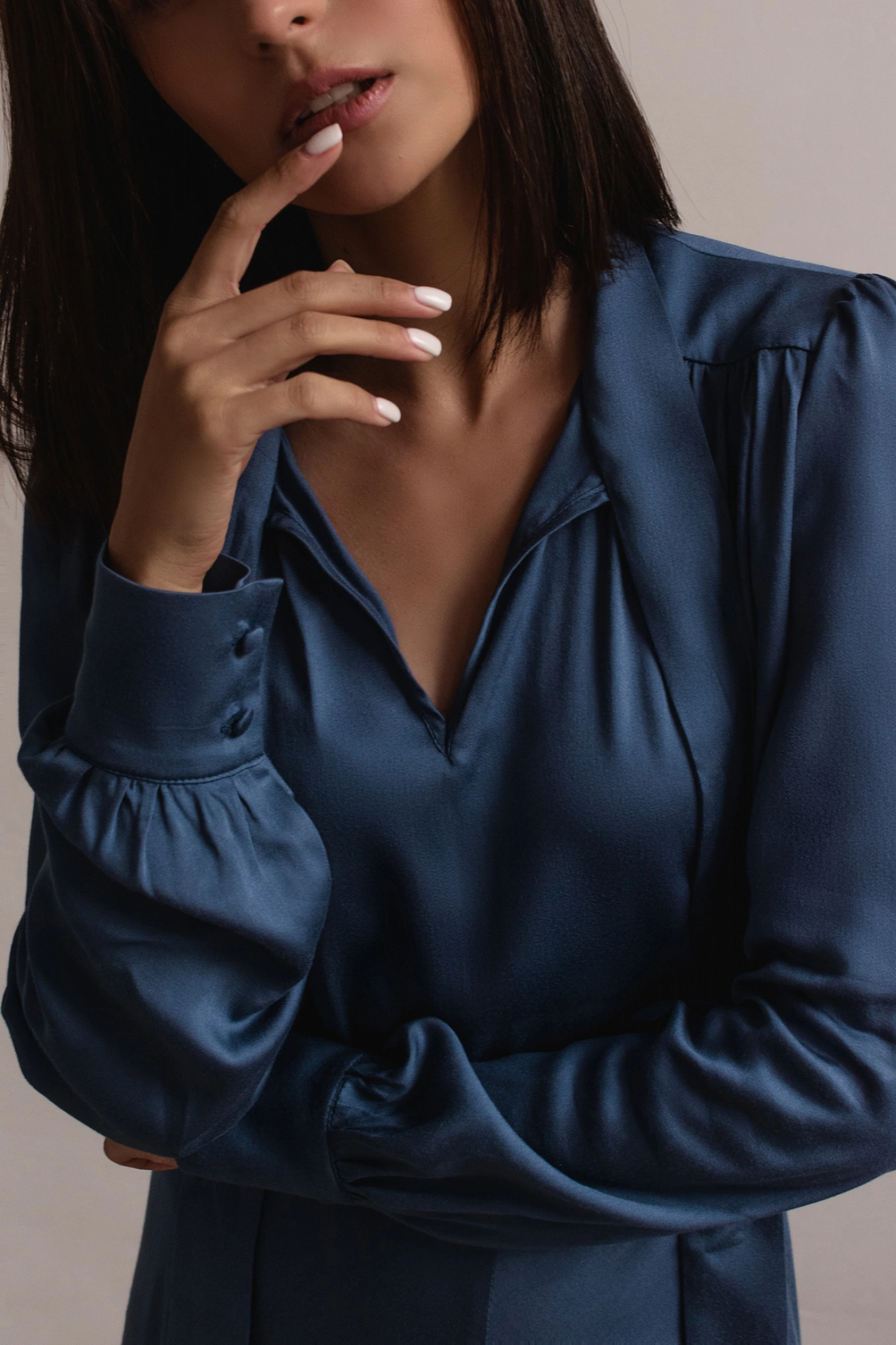 Платье с завязками и резинкой на талии