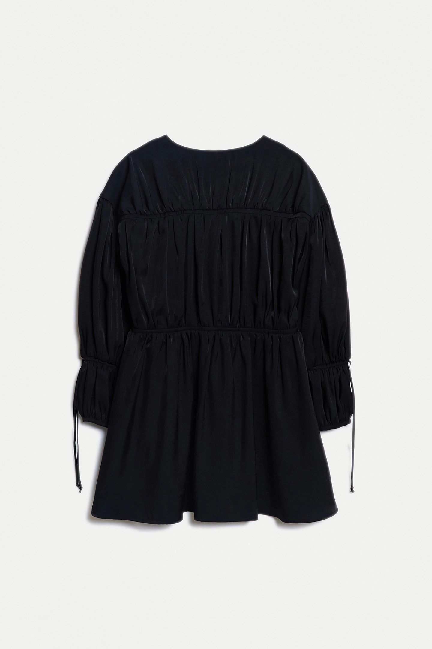 Платье мини со сборкой и завязками