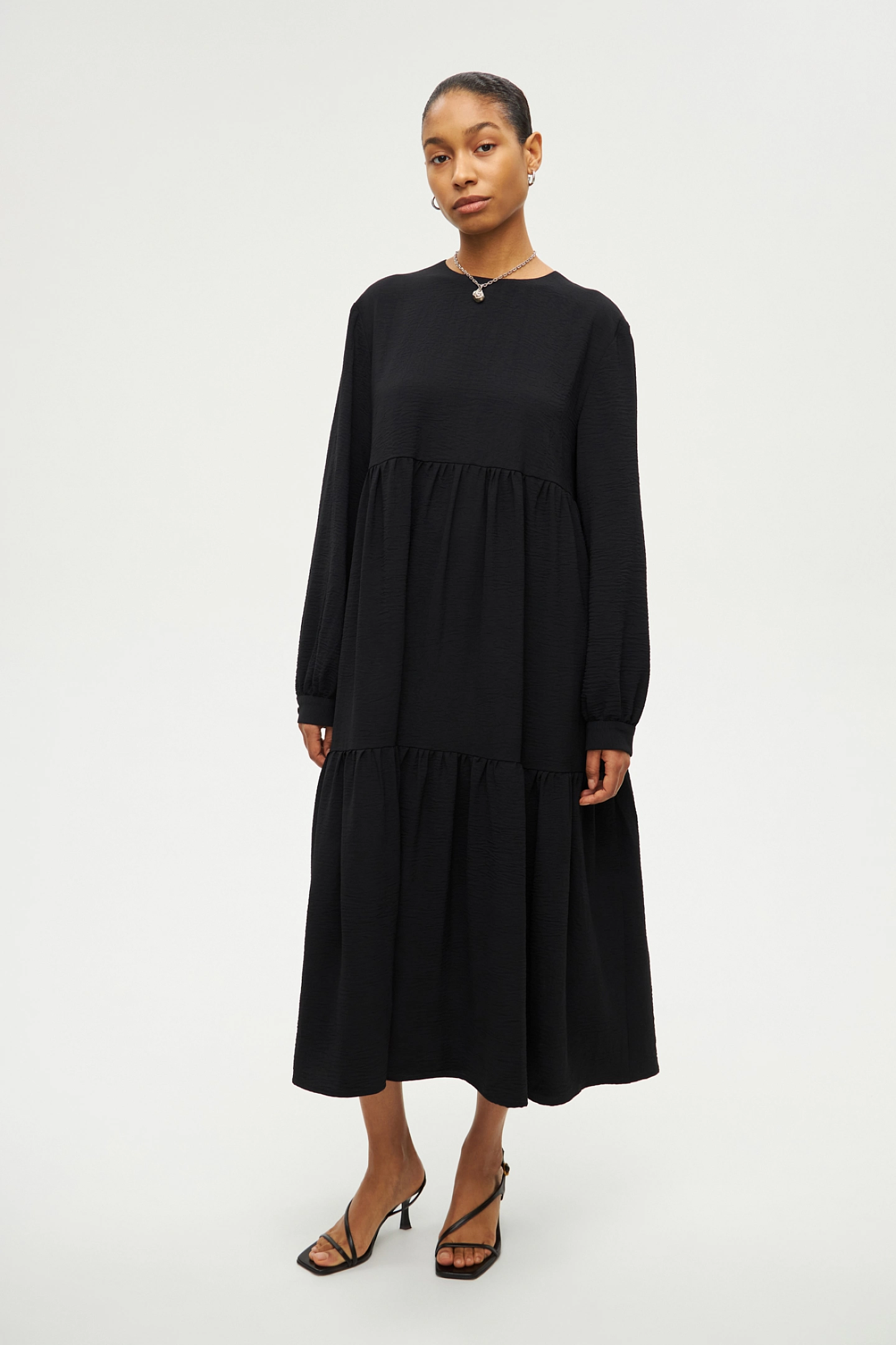 Платье ярусное с длинным рукавом