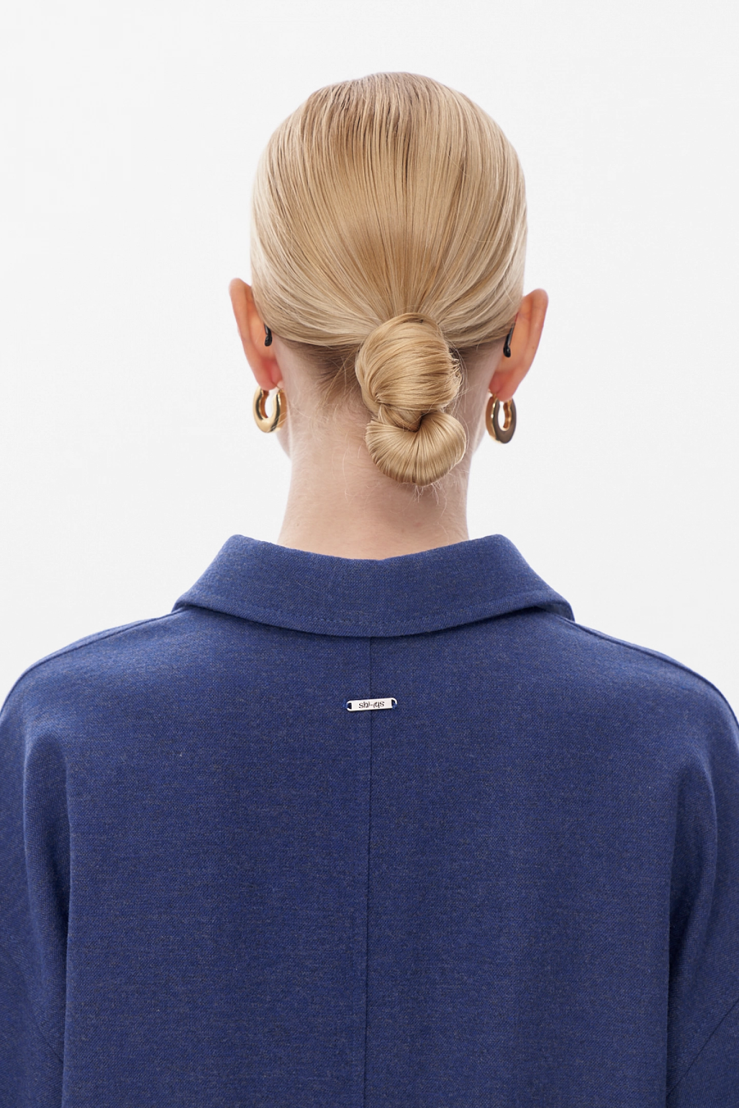 Платье объемное с молнией