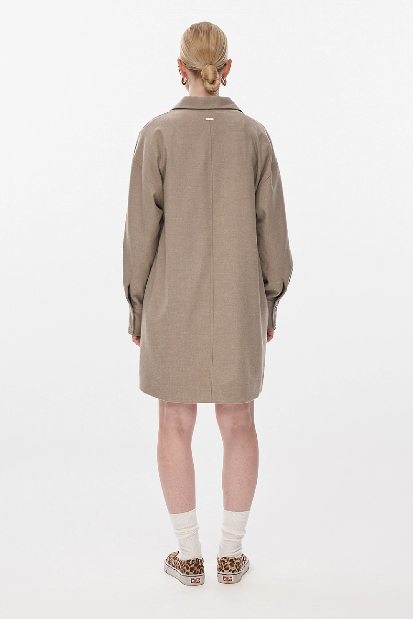 Платье объемное с молнией