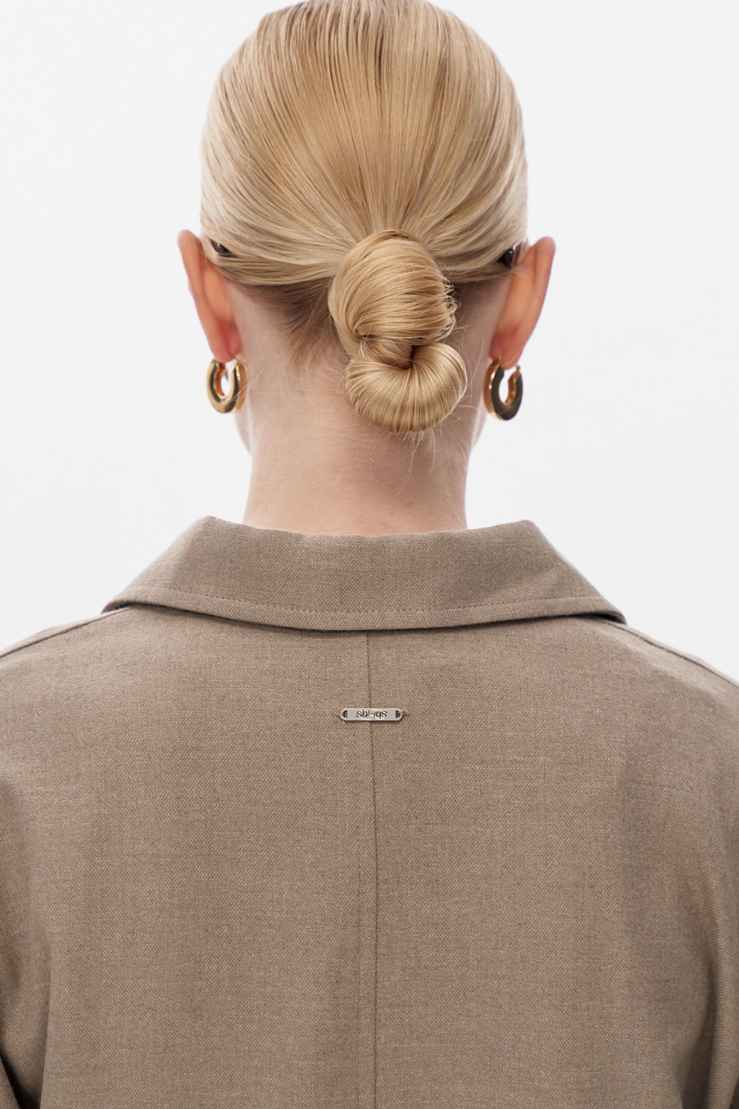 Платье объемное с молнией