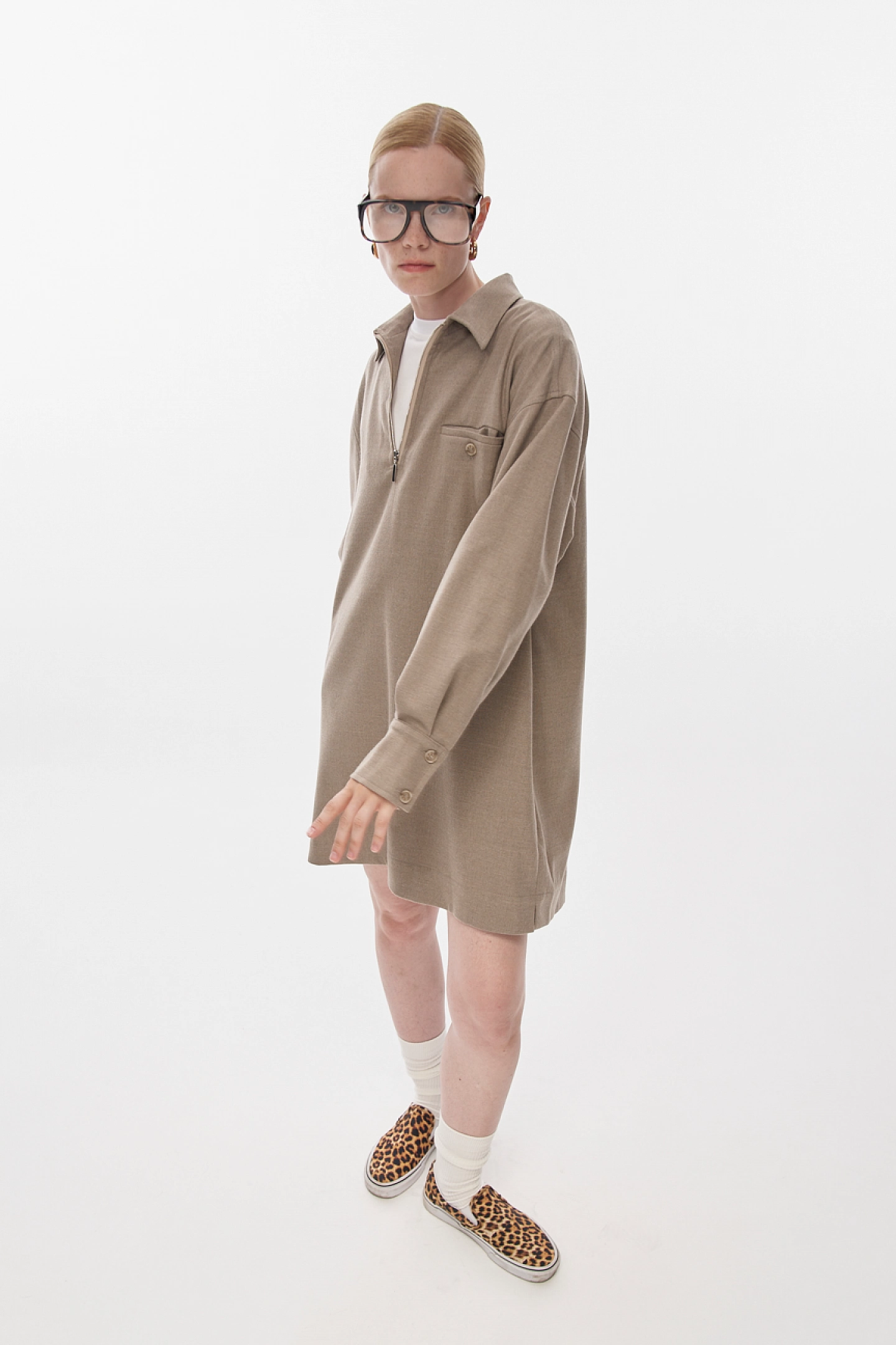 Платье объемное с молнией