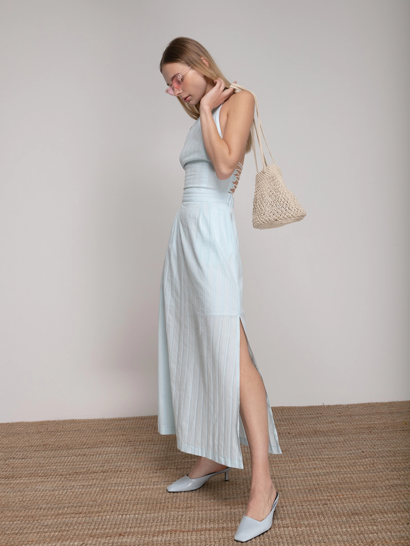 Платье с открытой спиной и шнуровкой