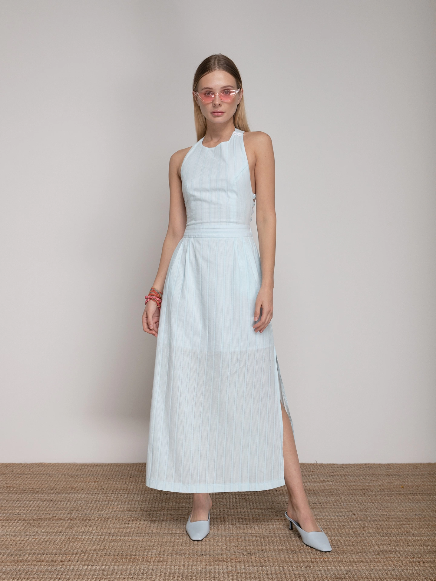 Платье с открытой спиной и шнуровкой