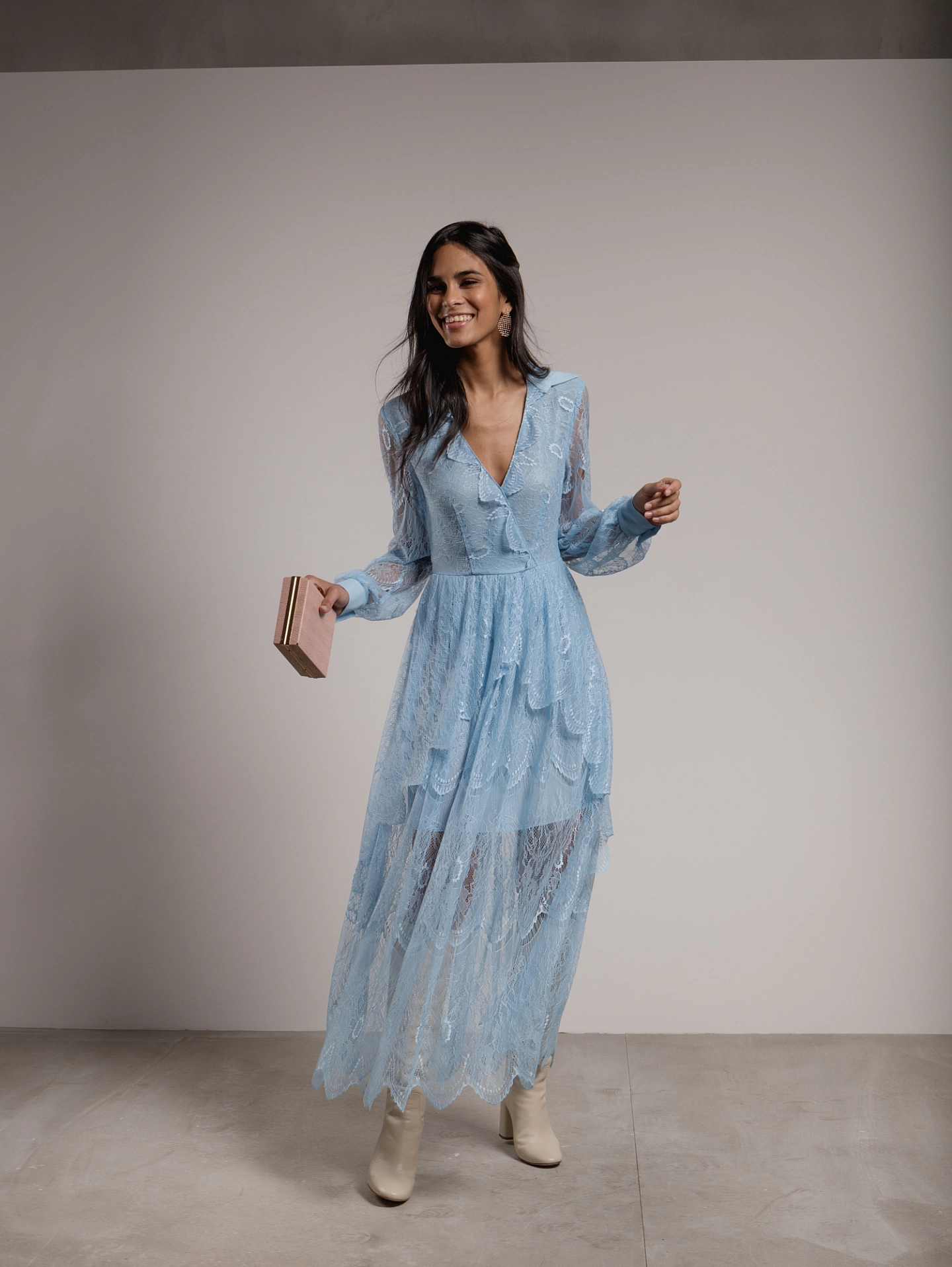 Платье из кружева