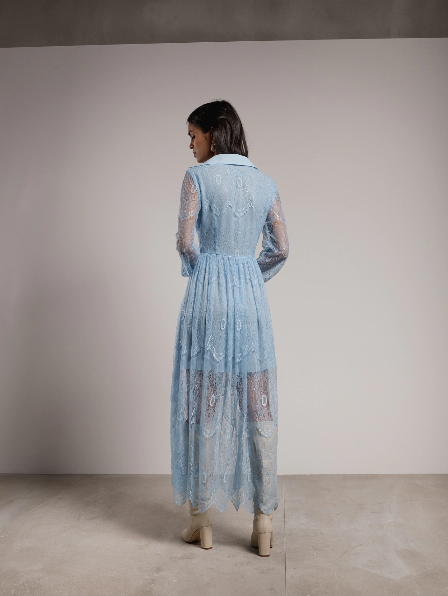 Платье из кружева