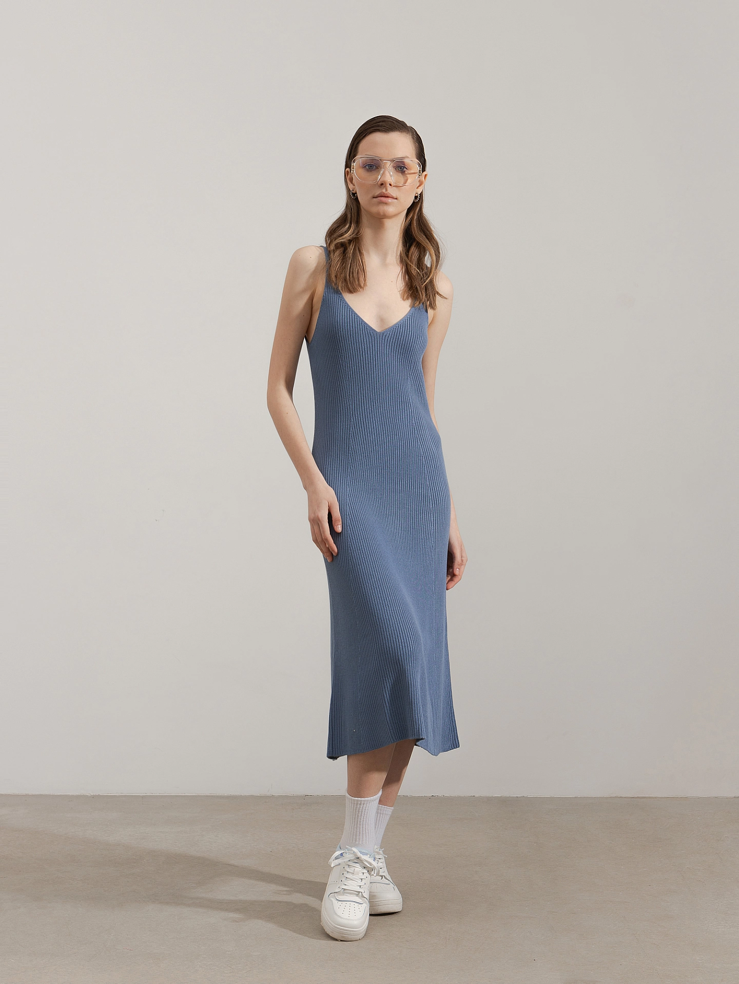 Платье вязаное