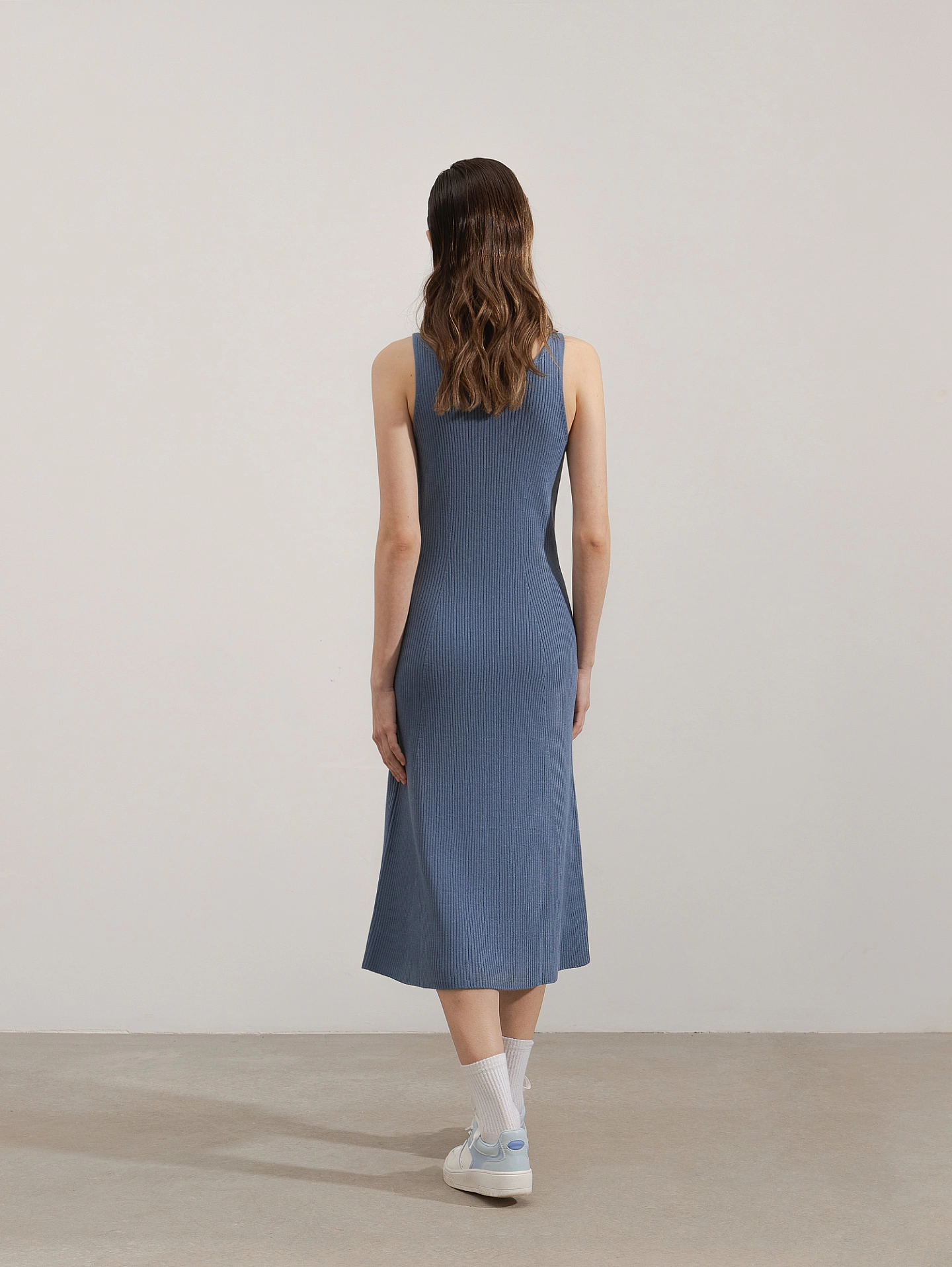 Платье вязаное