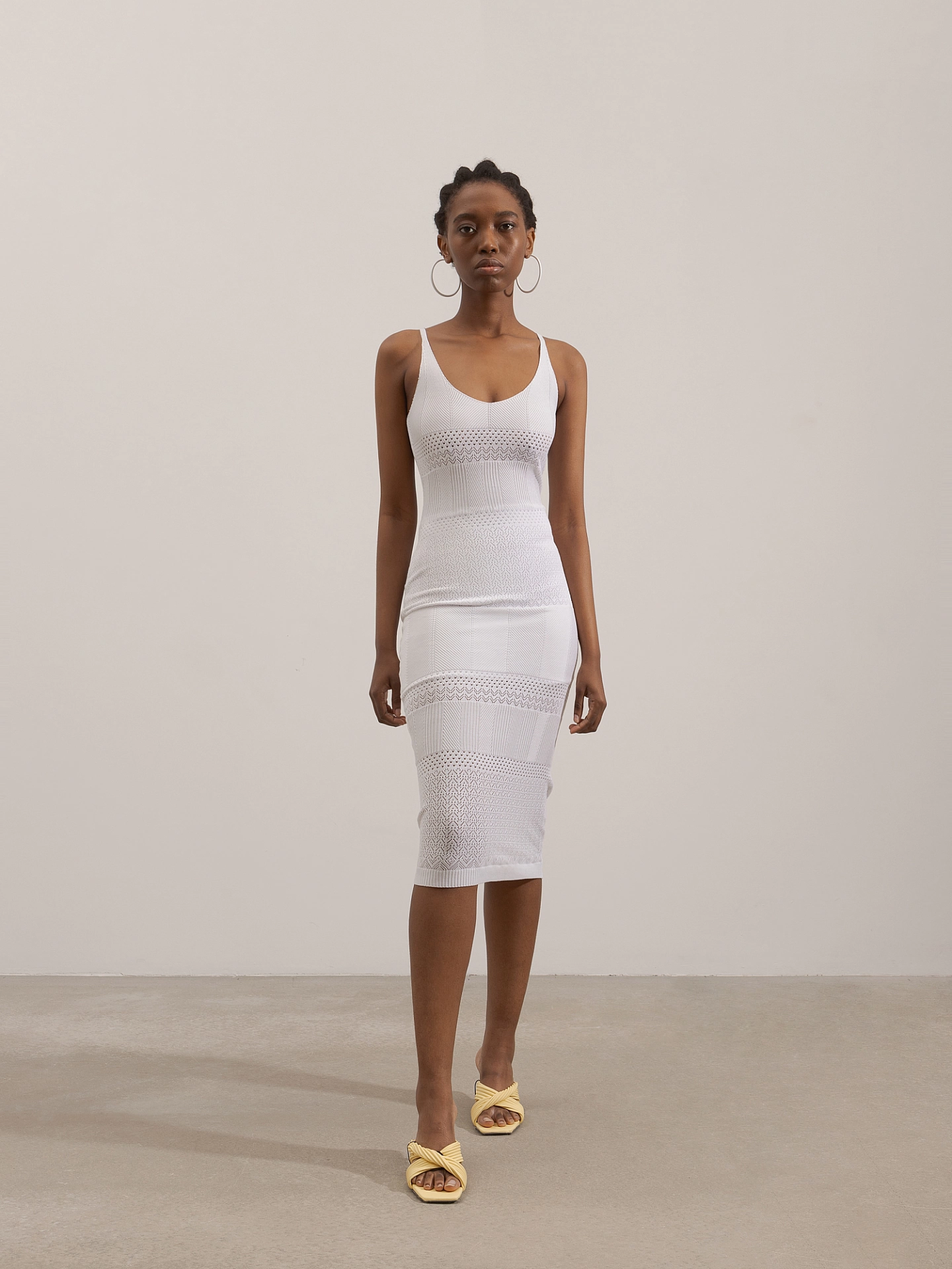 Платье вязаное ажурное на тонких бретелях