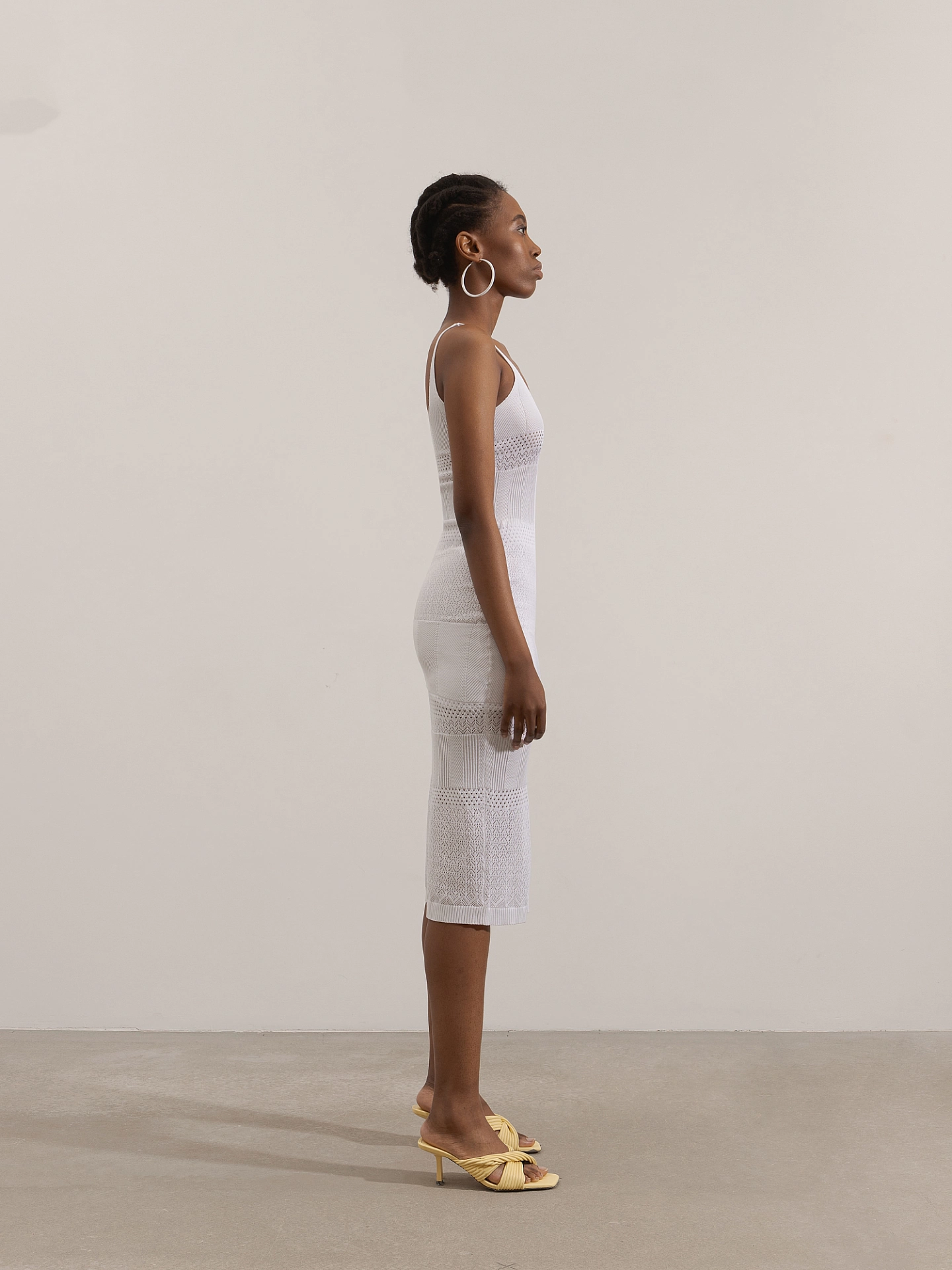 Платье вязаное ажурное на тонких бретелях