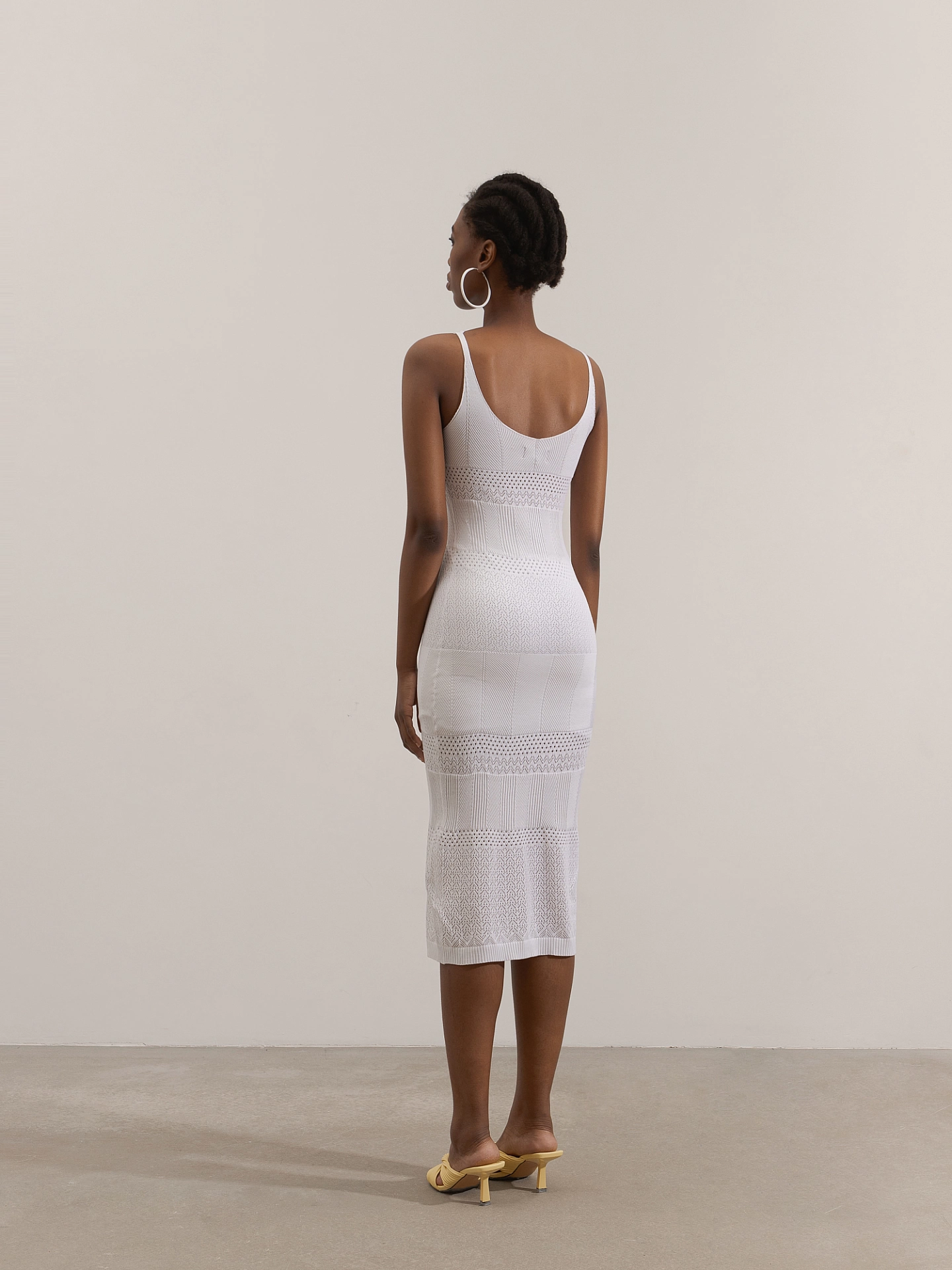 Платье вязаное ажурное на тонких бретелях