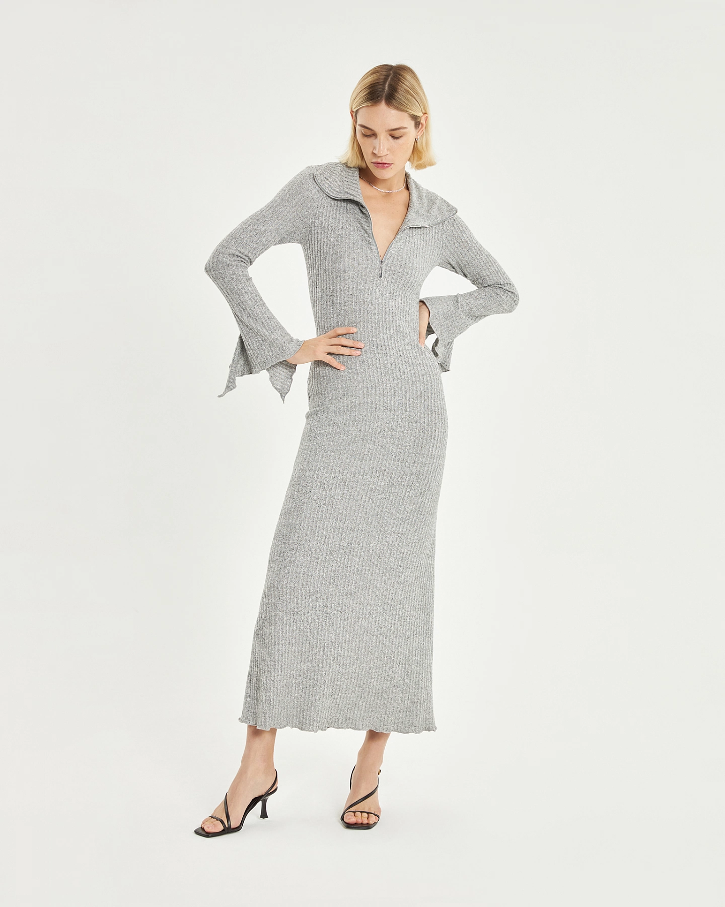 Платье трикотажное со съёмной баской