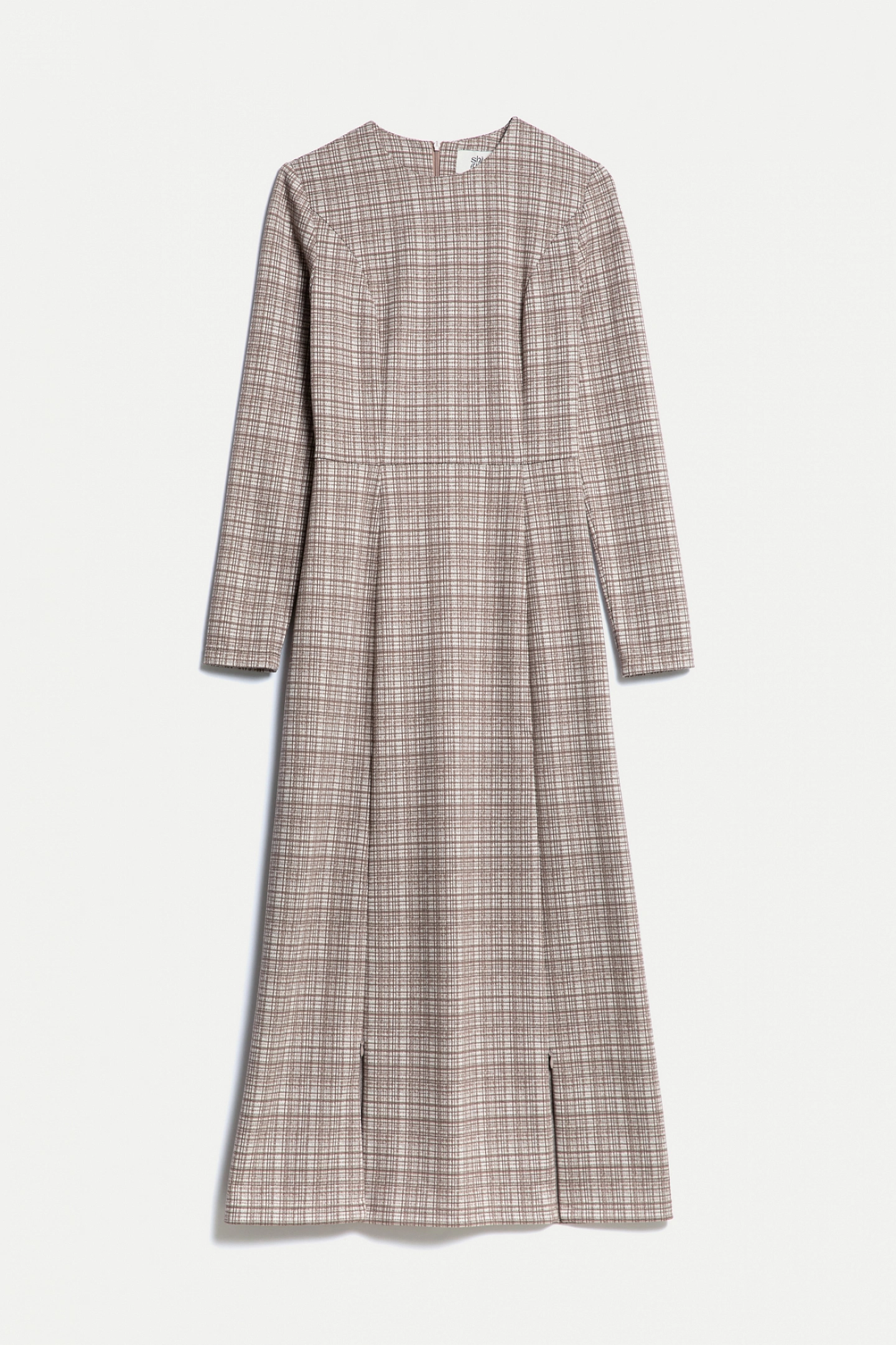 Knitted dress with a slit