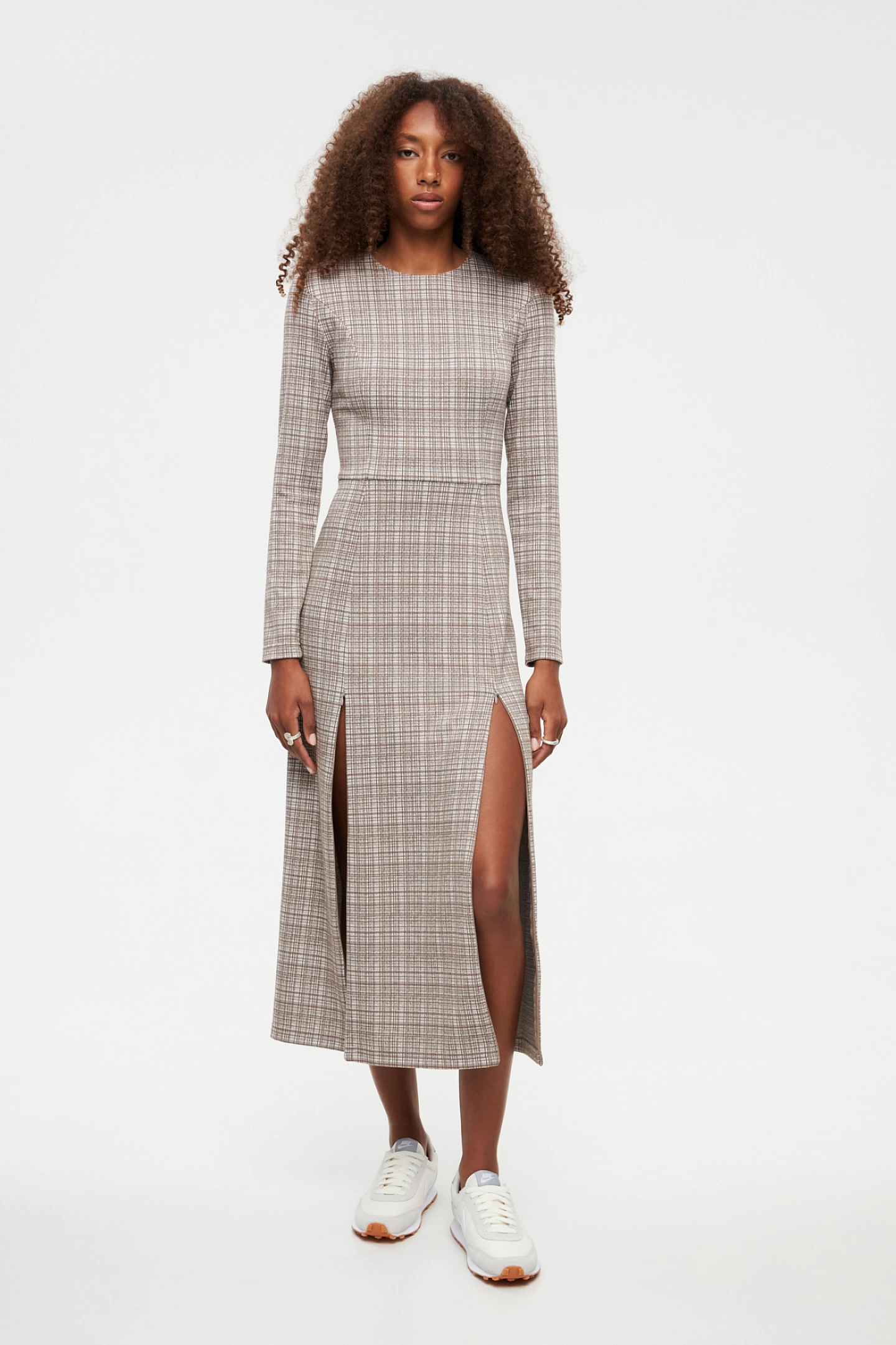 Knitted dress with a slit