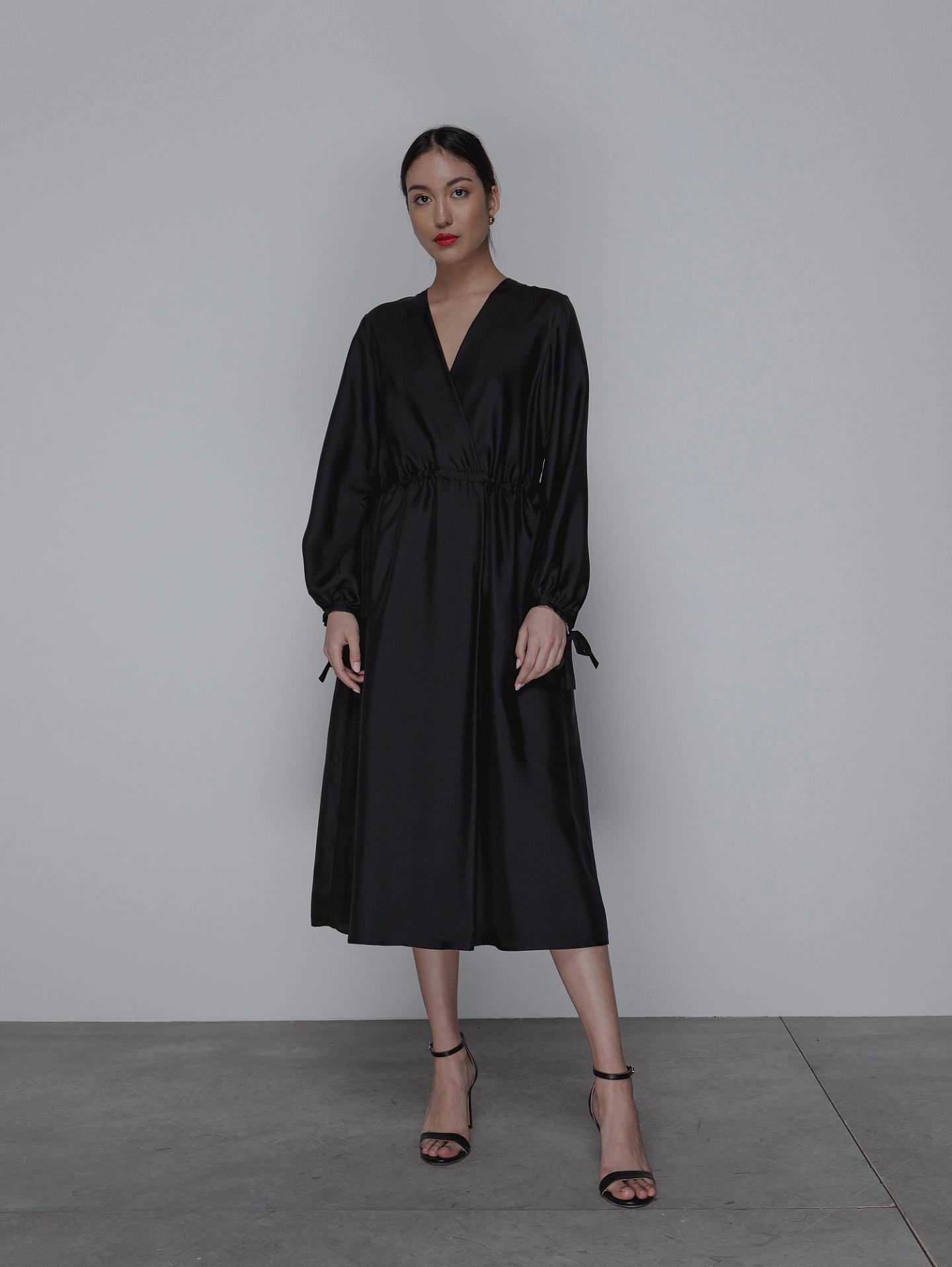 Платье со складкой спереди