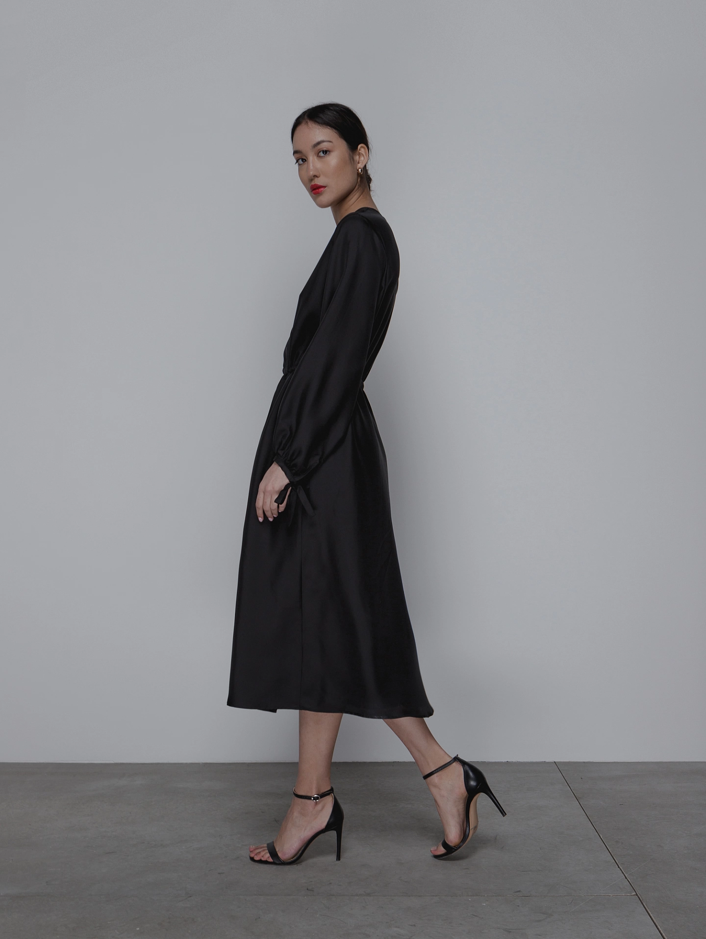 Платье со складкой спереди