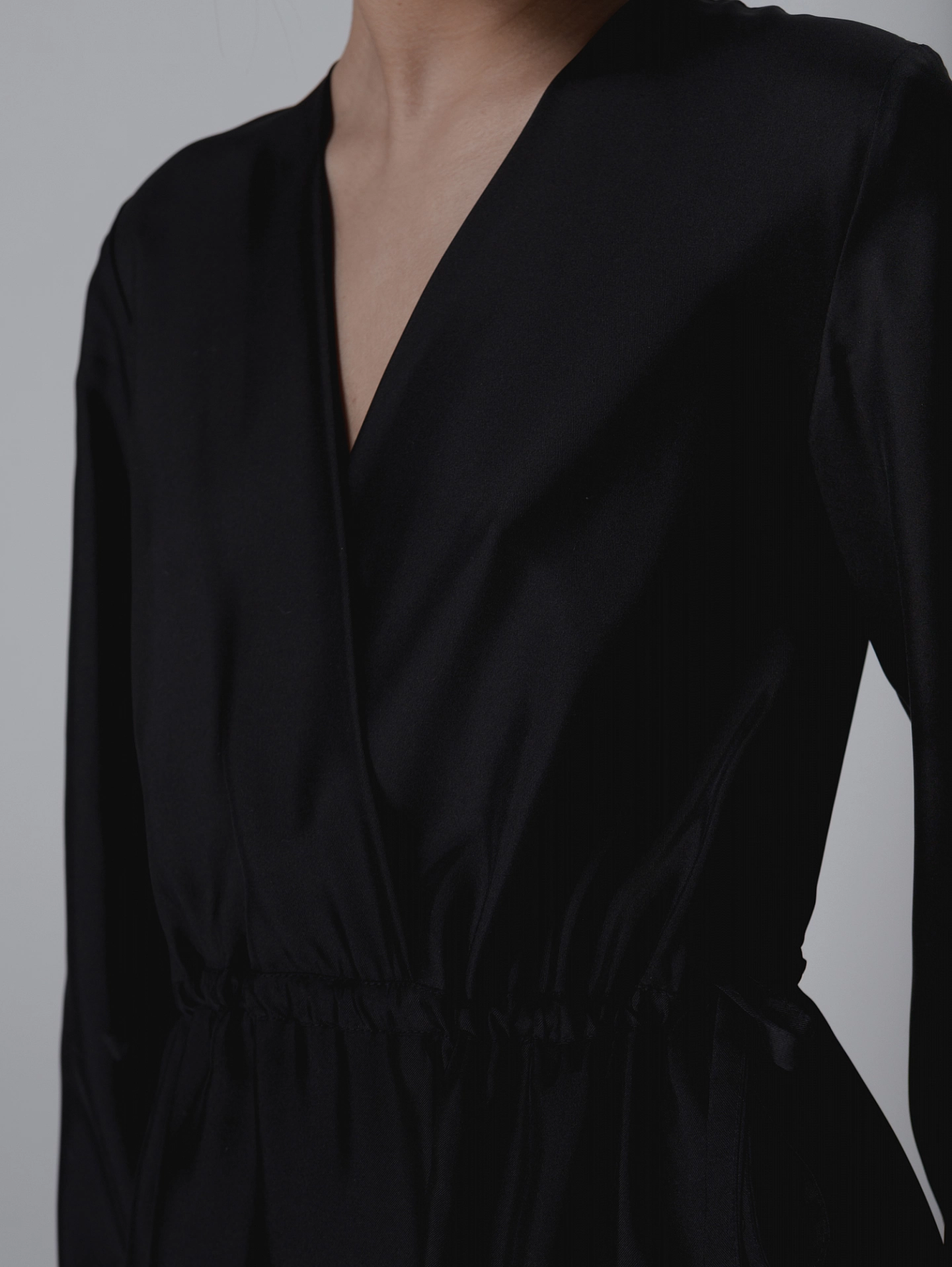 Платье со складкой спереди