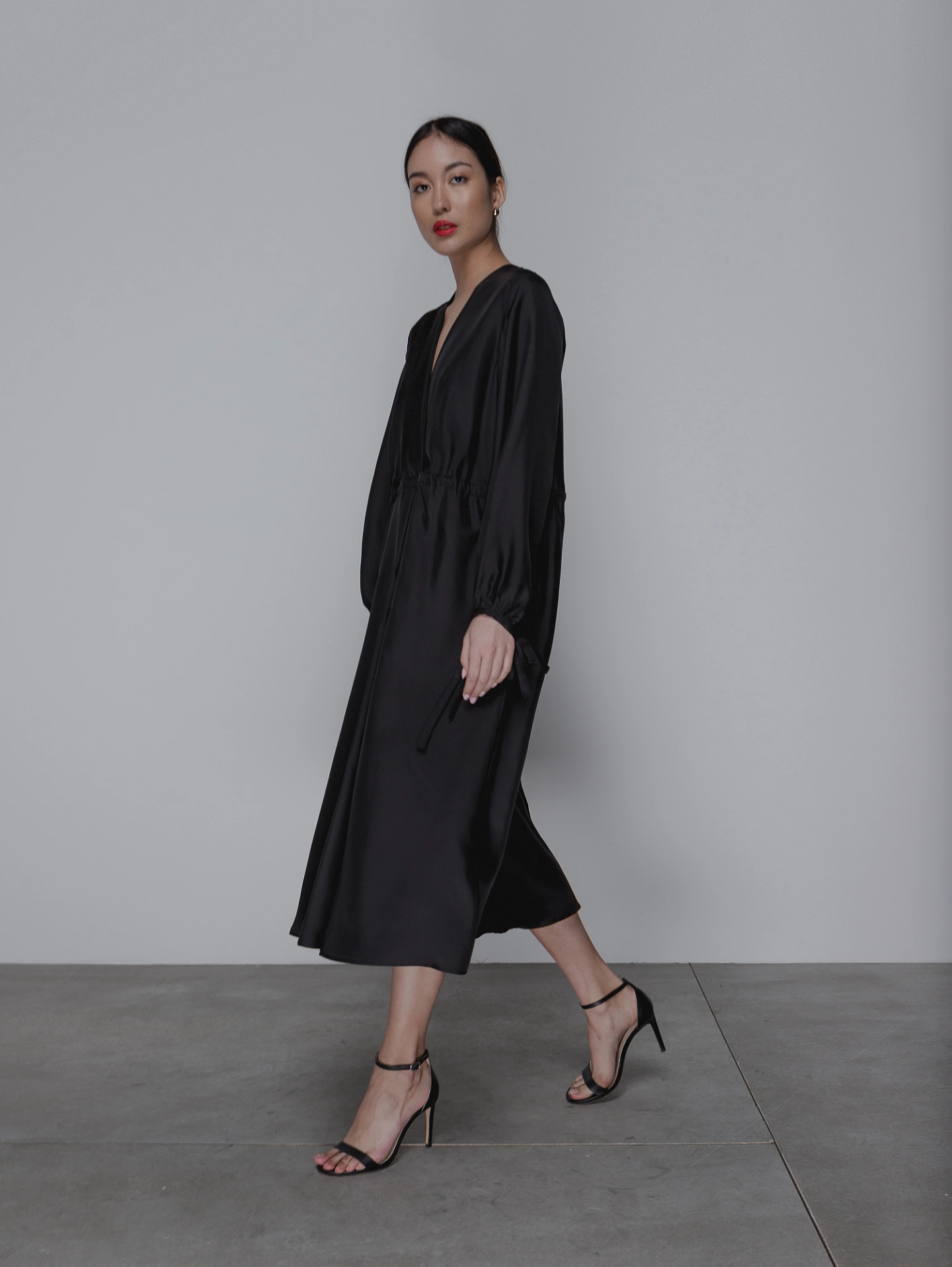 Платье со складкой спереди