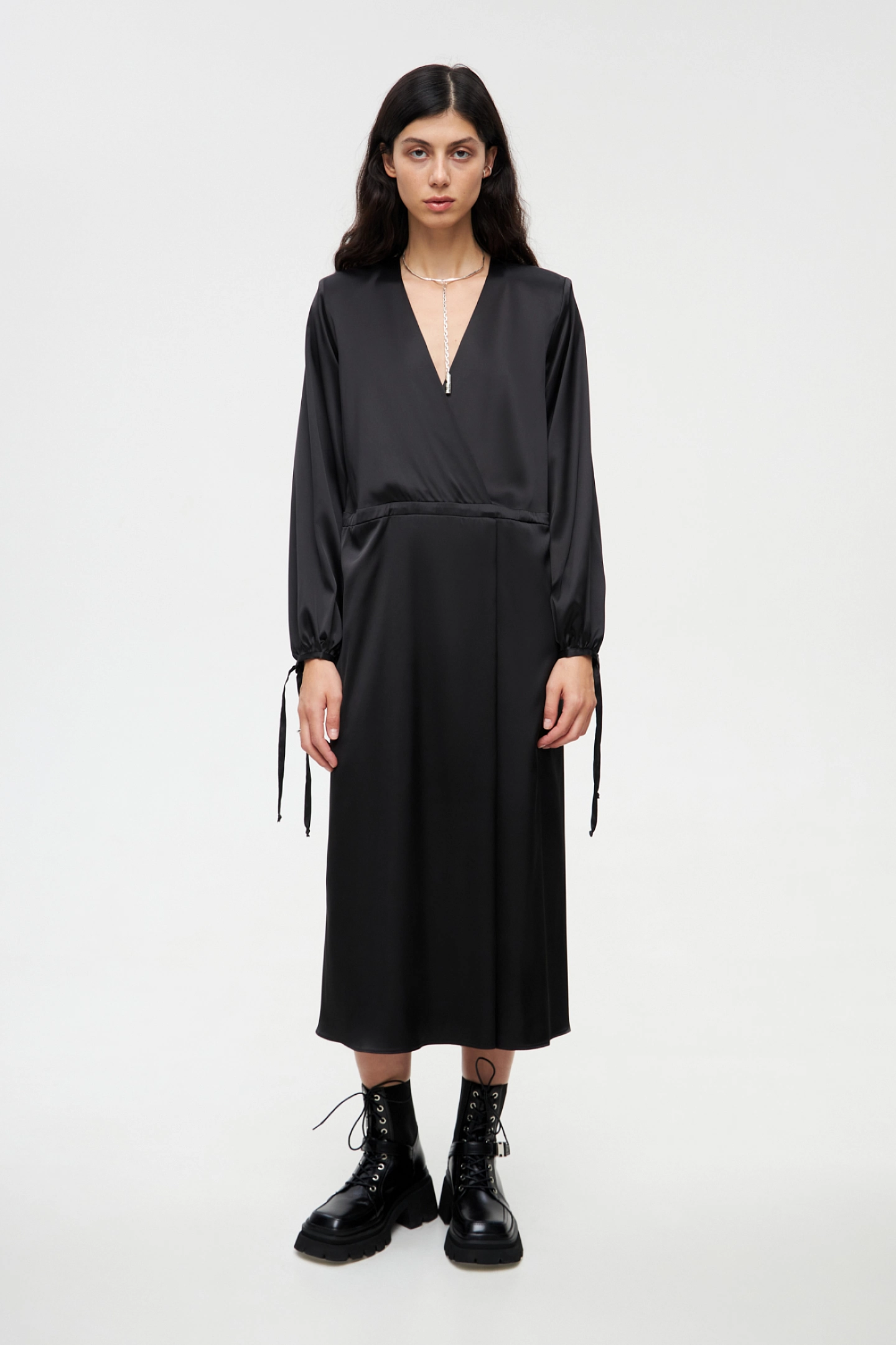 Платье со складкой спереди