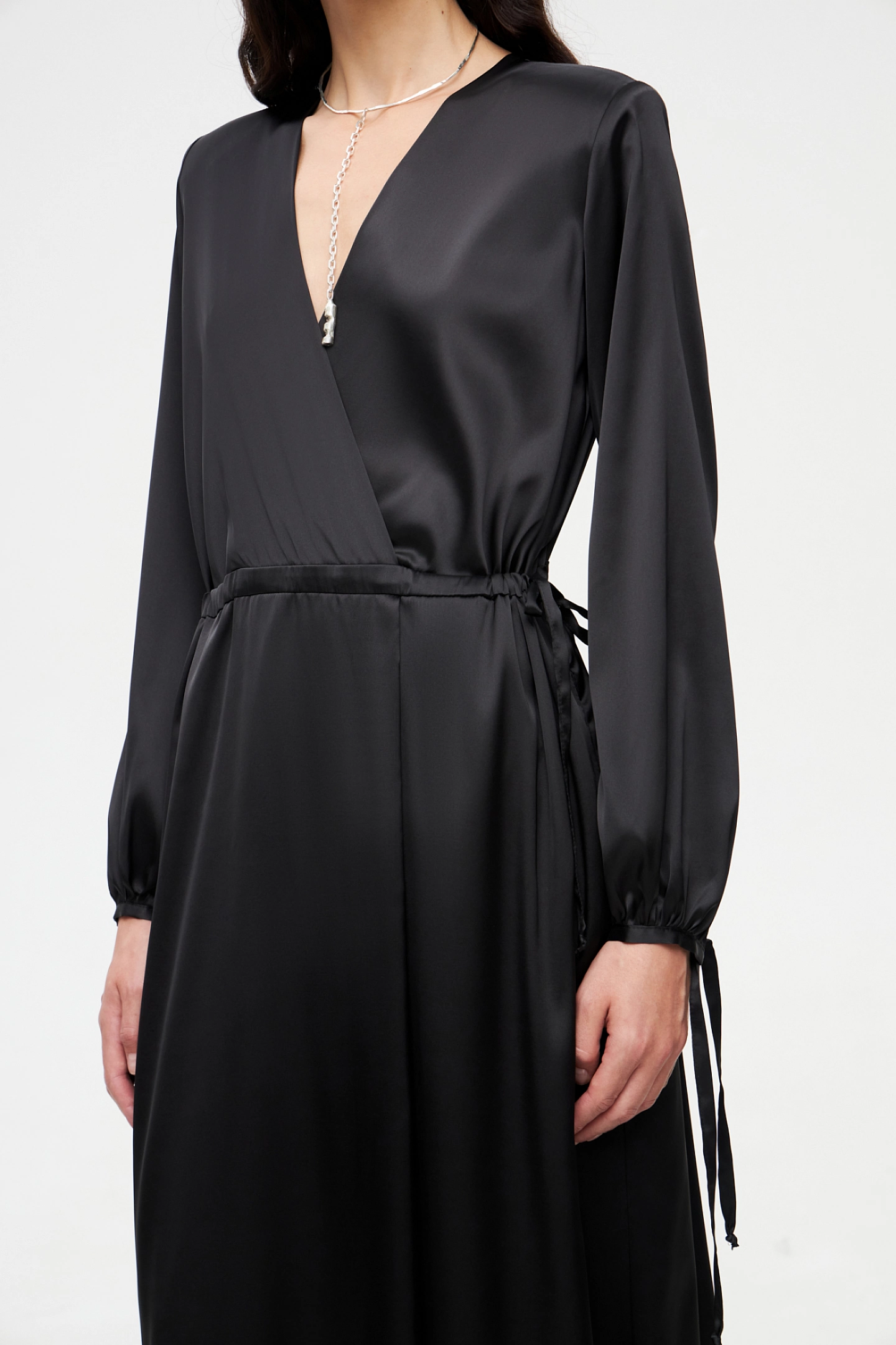 Платье со складкой спереди