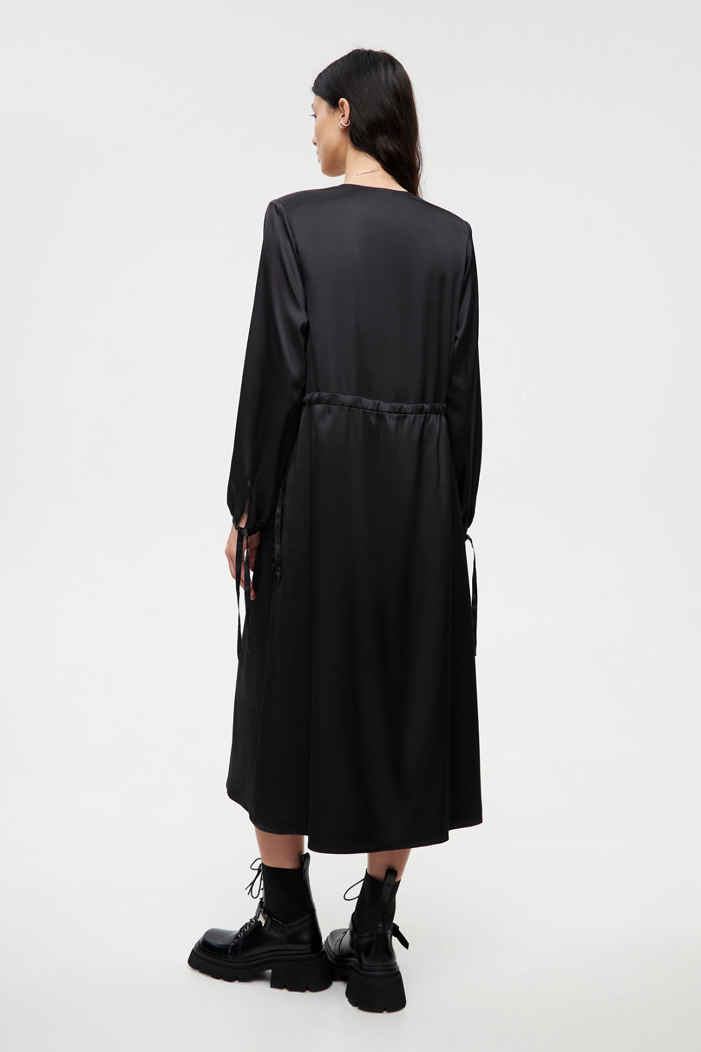 Платье со складкой спереди