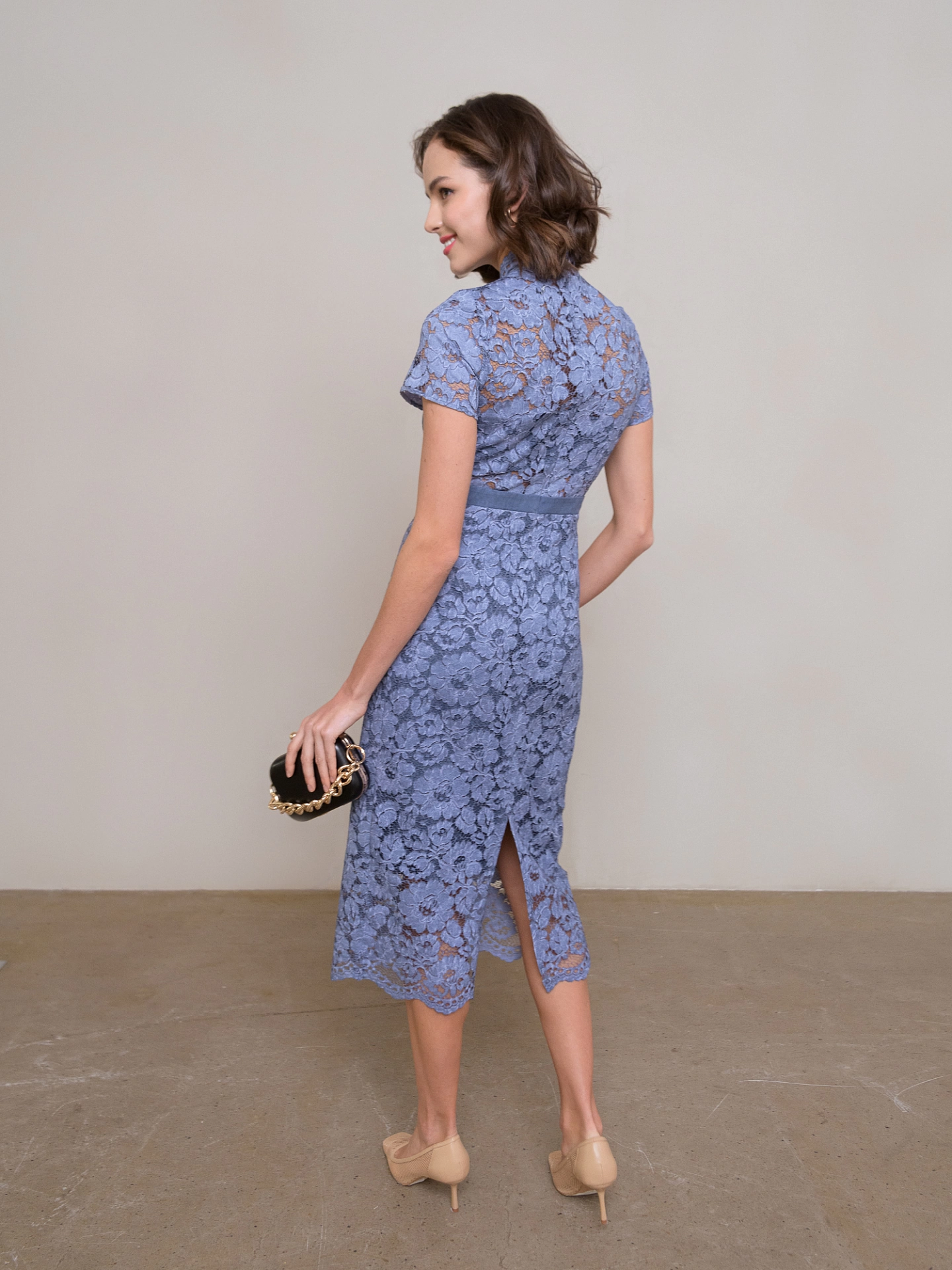 Платье кружевное