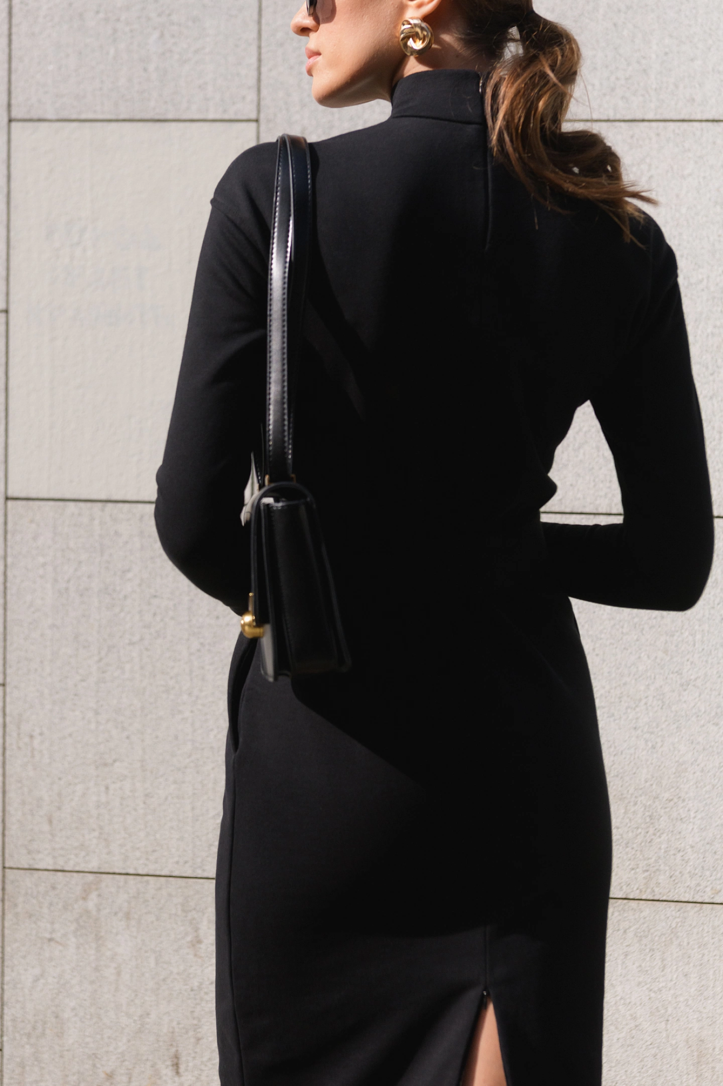 Платье прямого силуэта