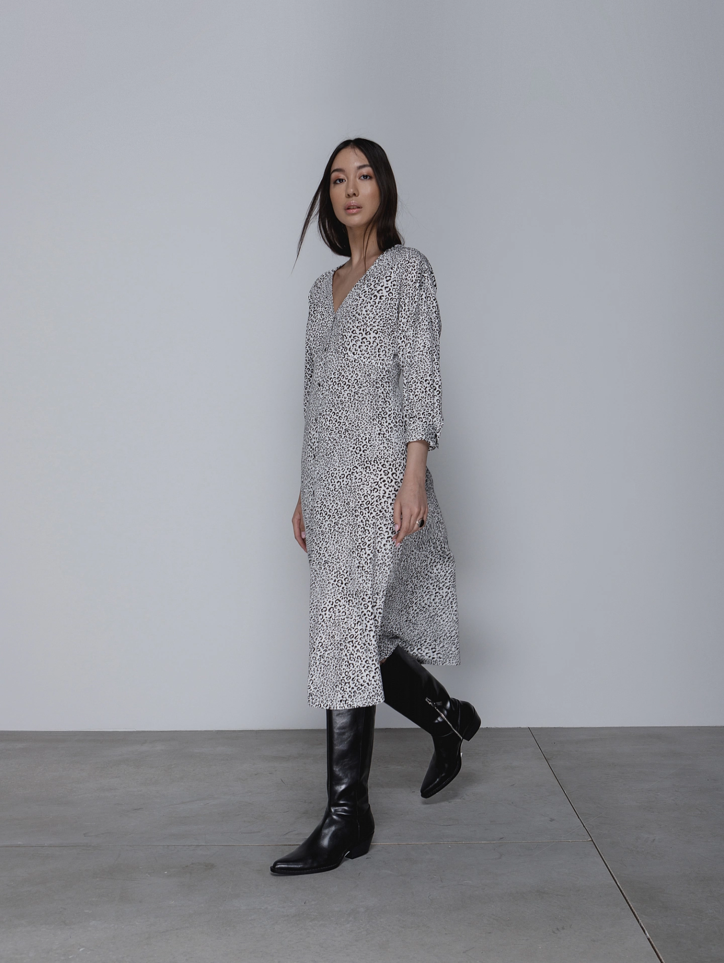 Платье А-силуэта на пуговицах