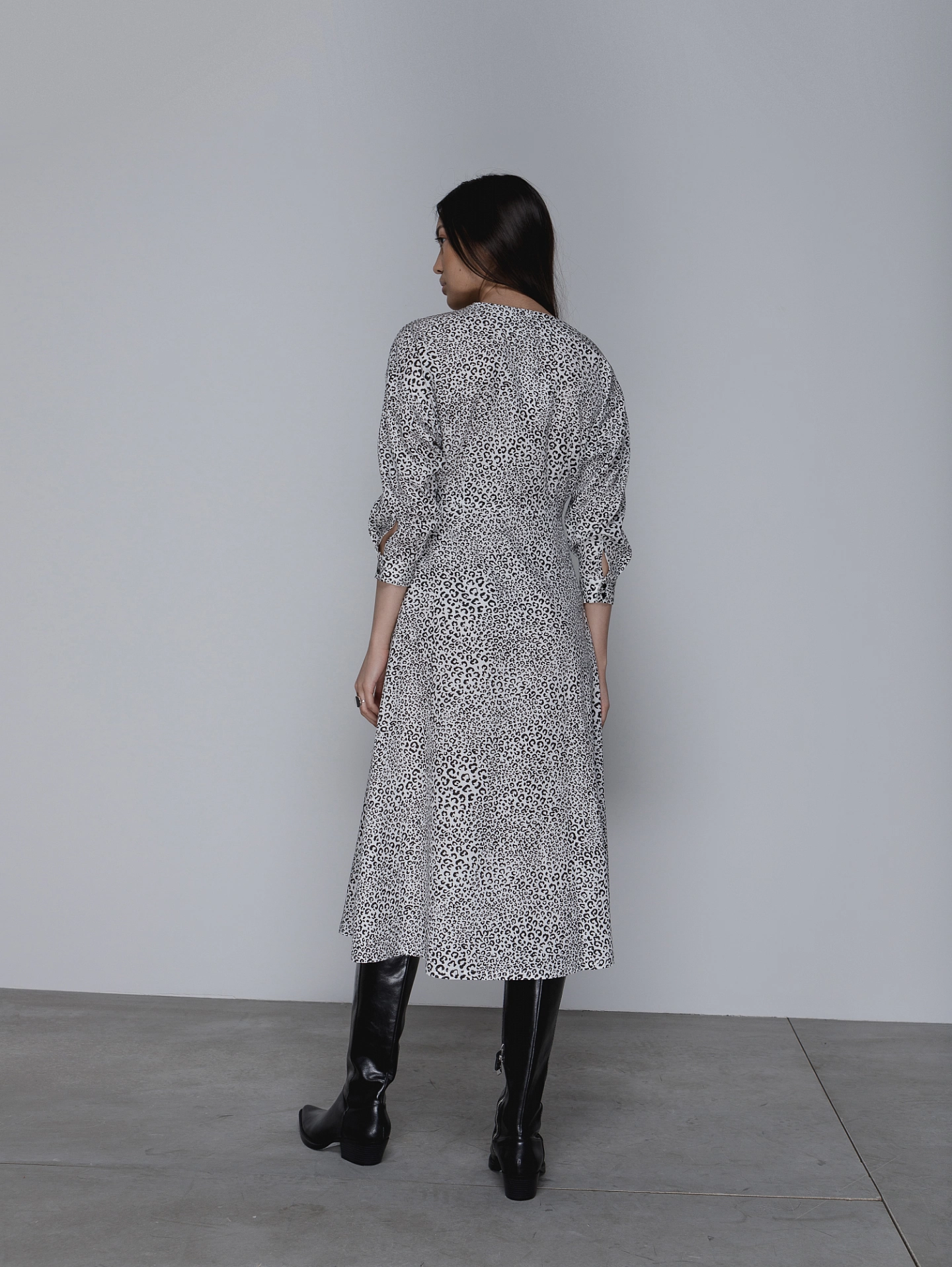 Платье А-силуэта на пуговицах