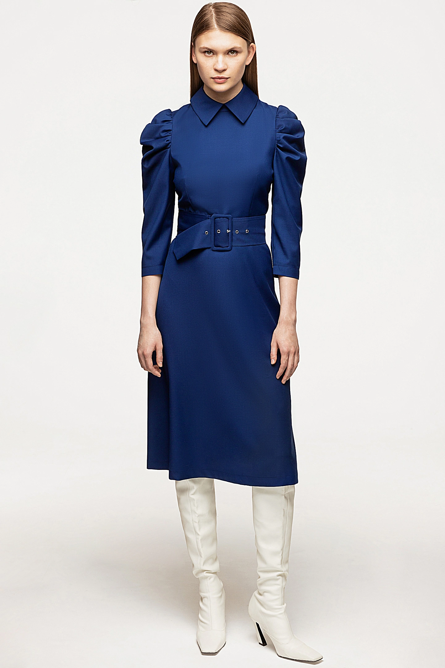 Платье с объёмным рукавом