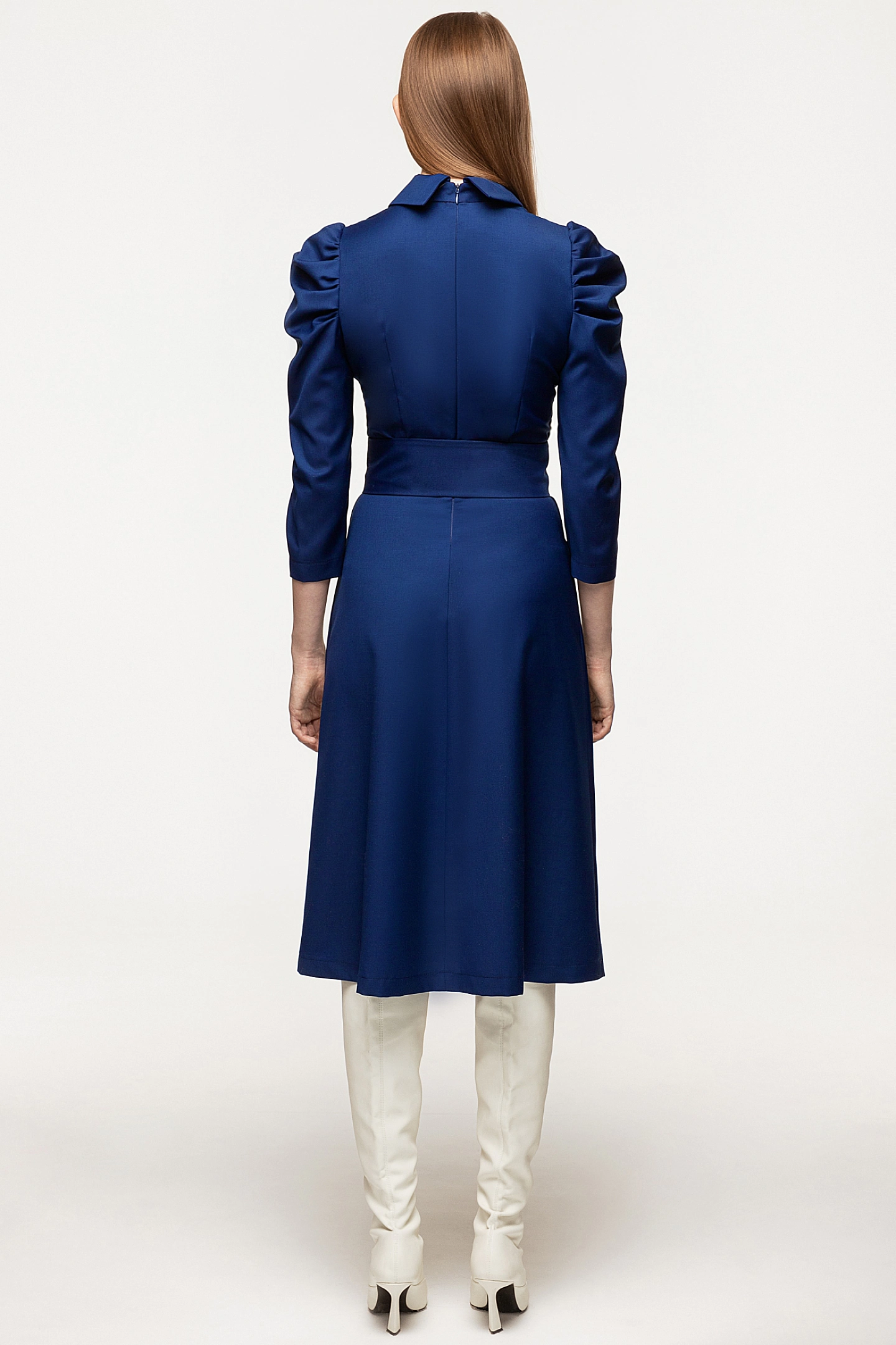 Платье с объёмным рукавом