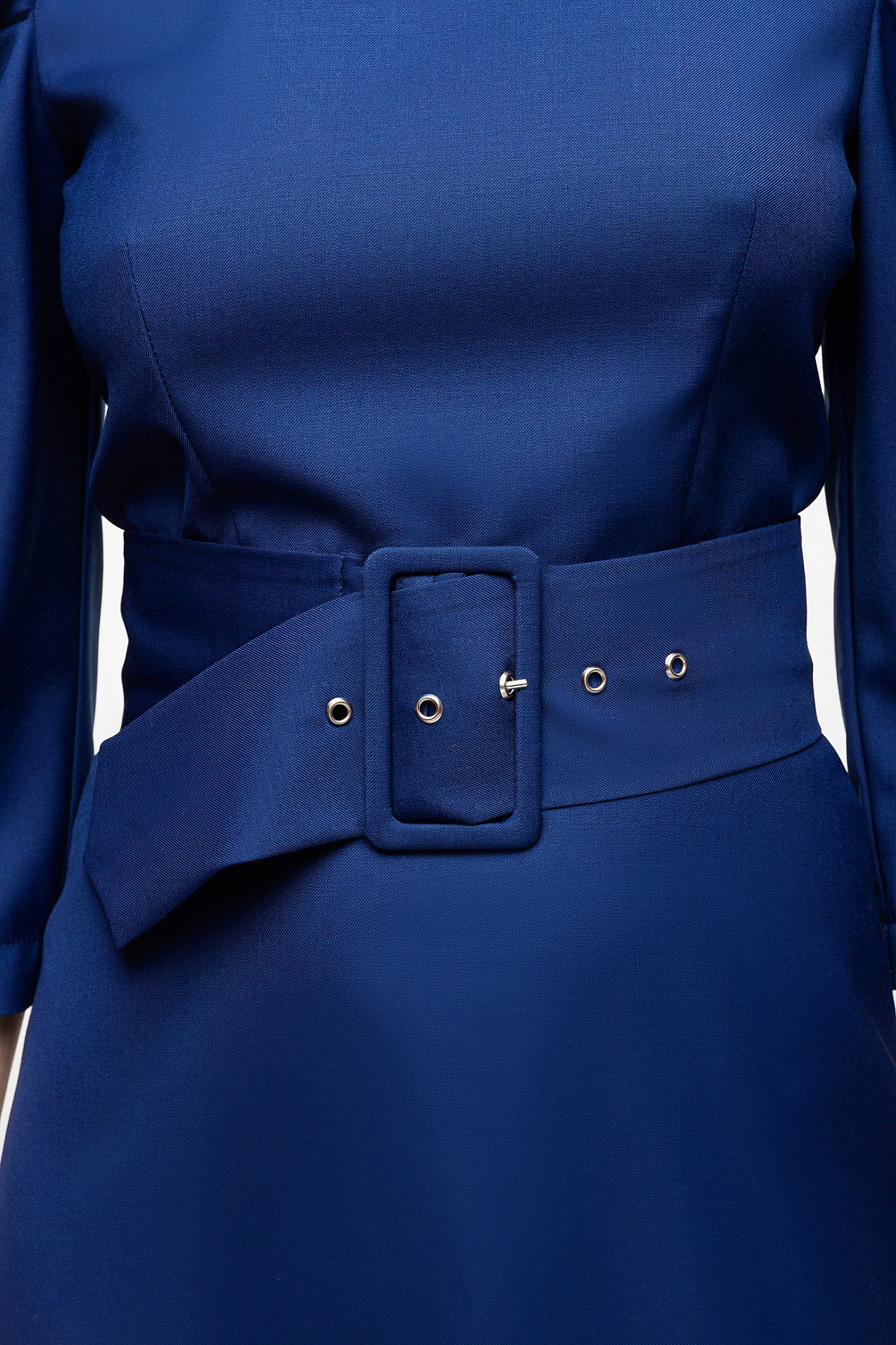 Платье с объёмным рукавом