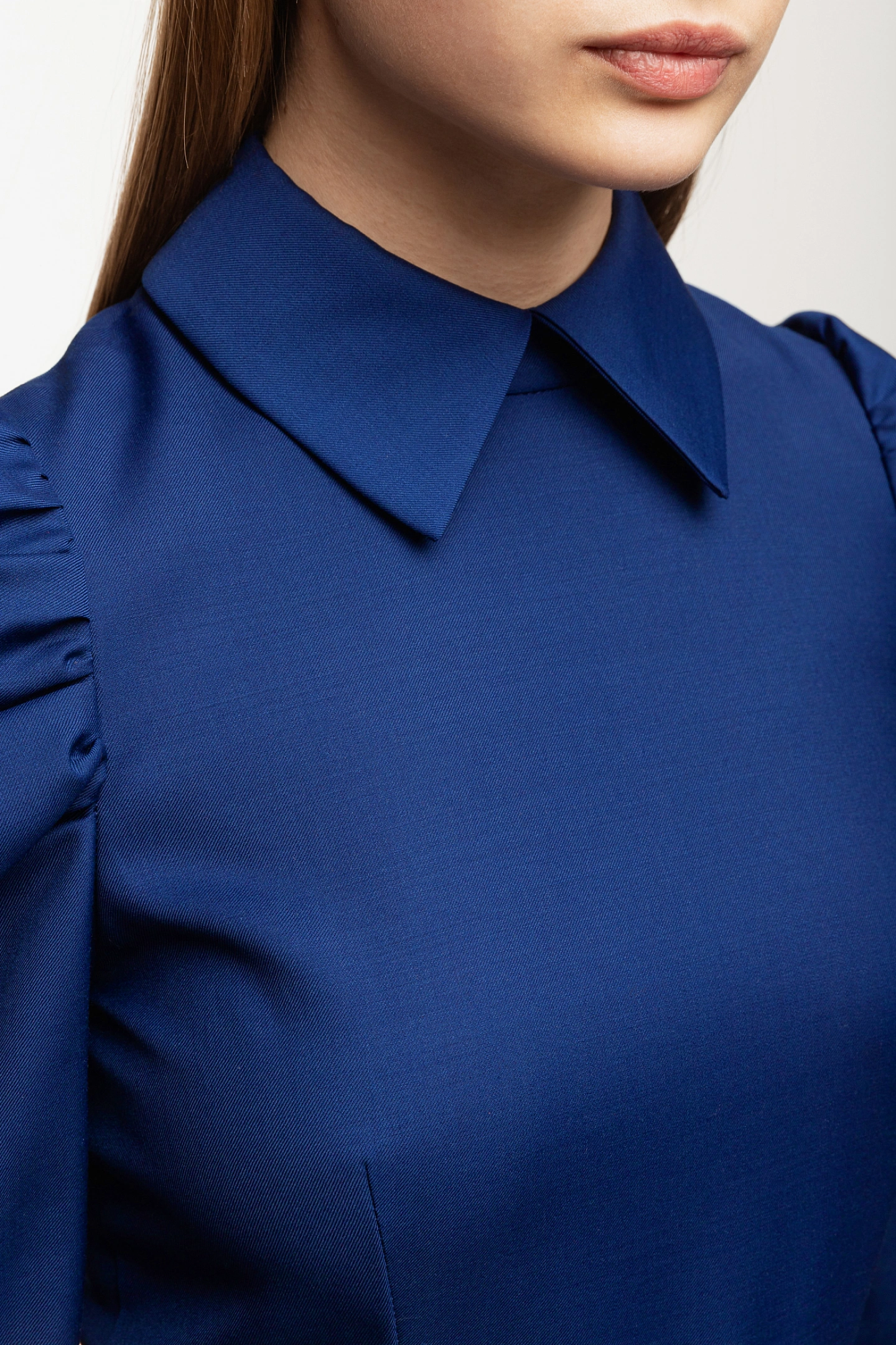 Платье с объёмным рукавом