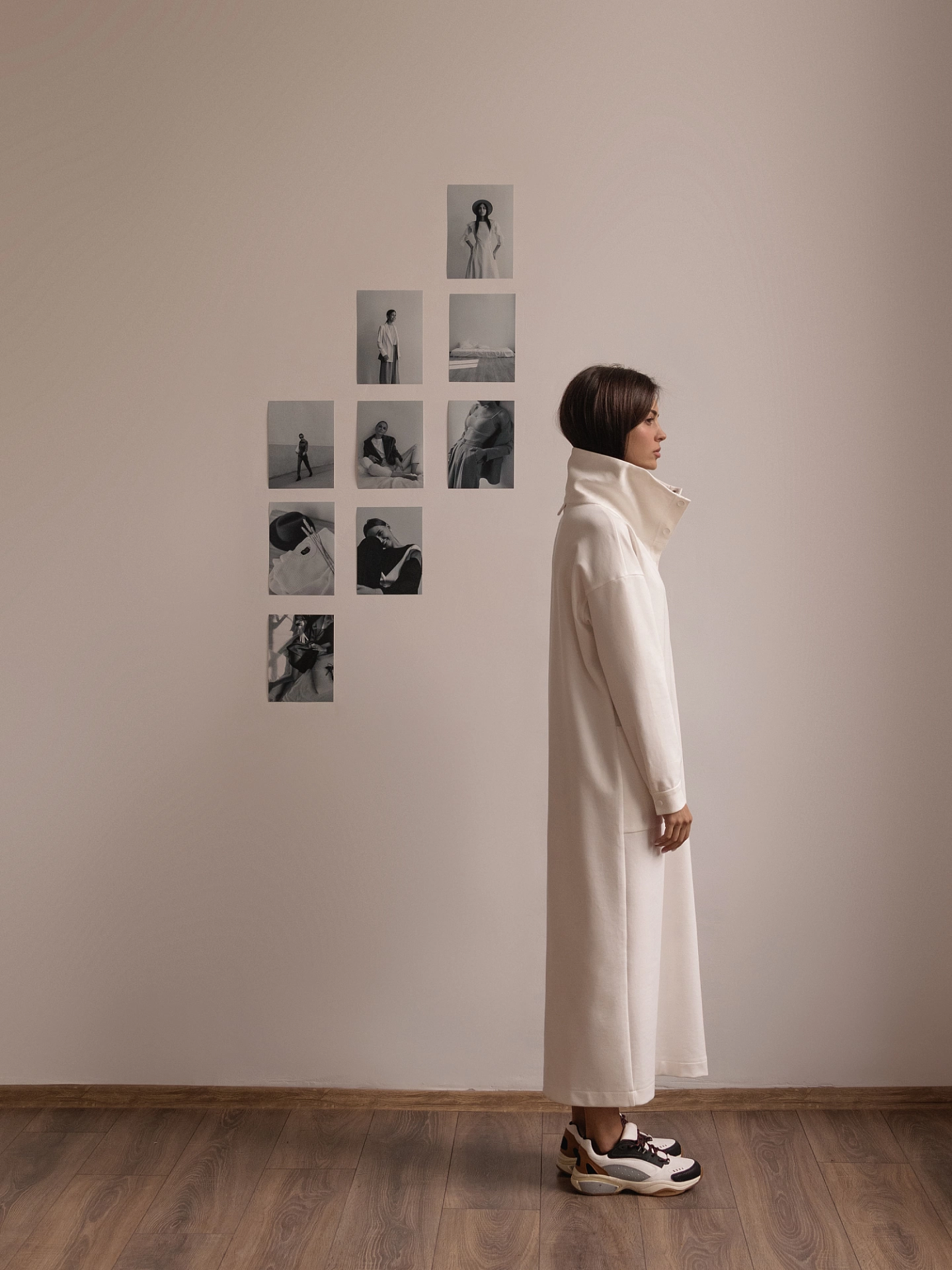 Платье  с высоким воротником стойка макси